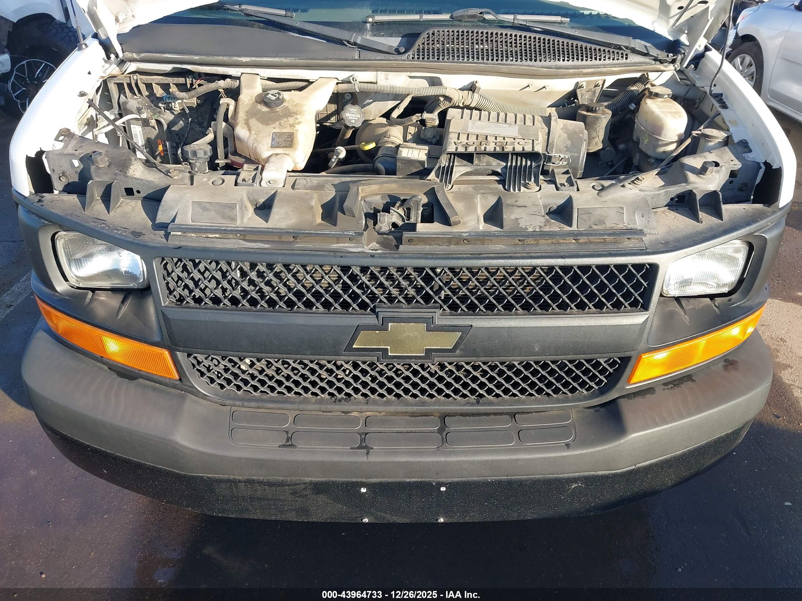 CHEVROLET EXPRESS image 10