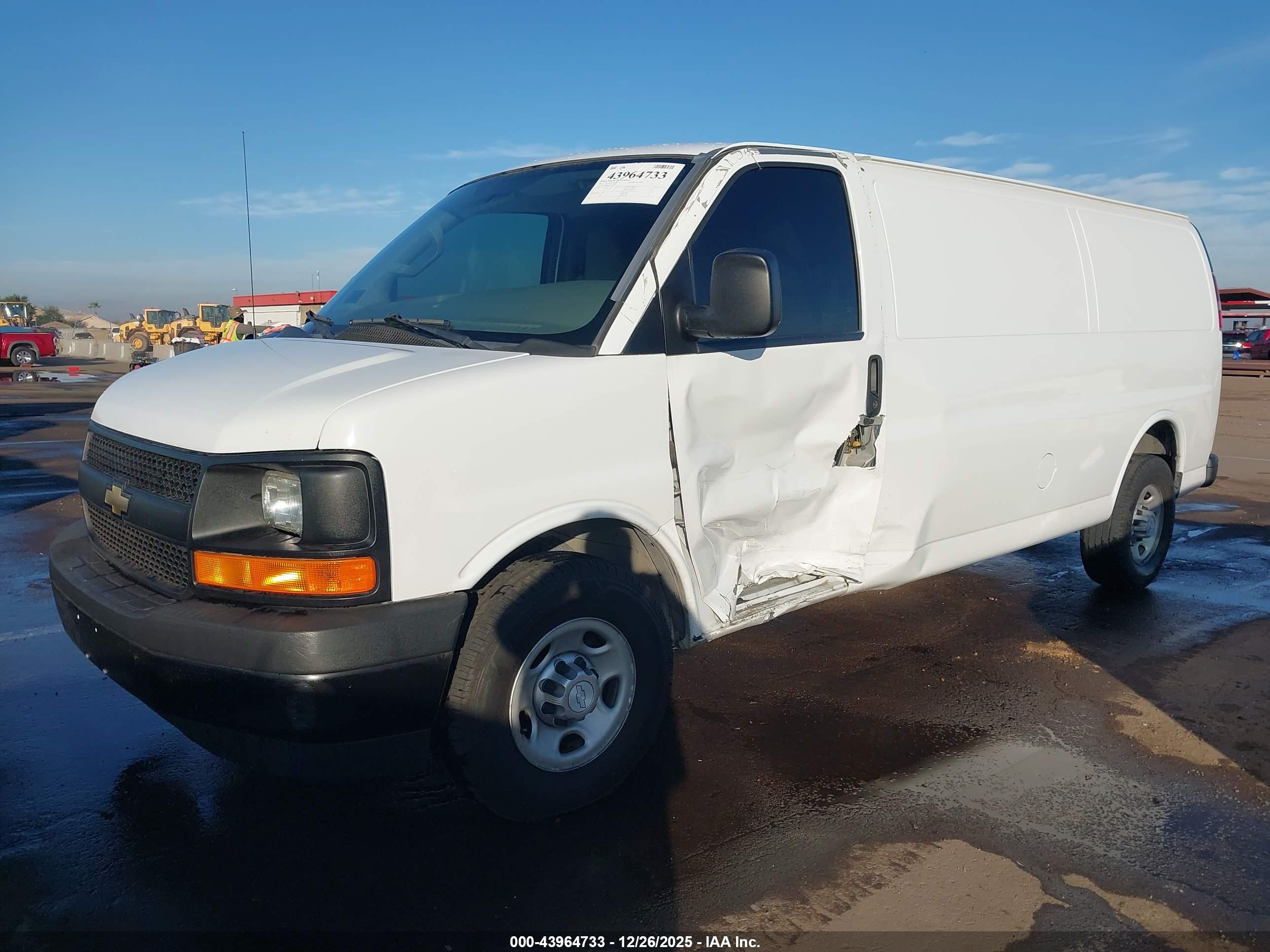 CHEVROLET EXPRESS image 6