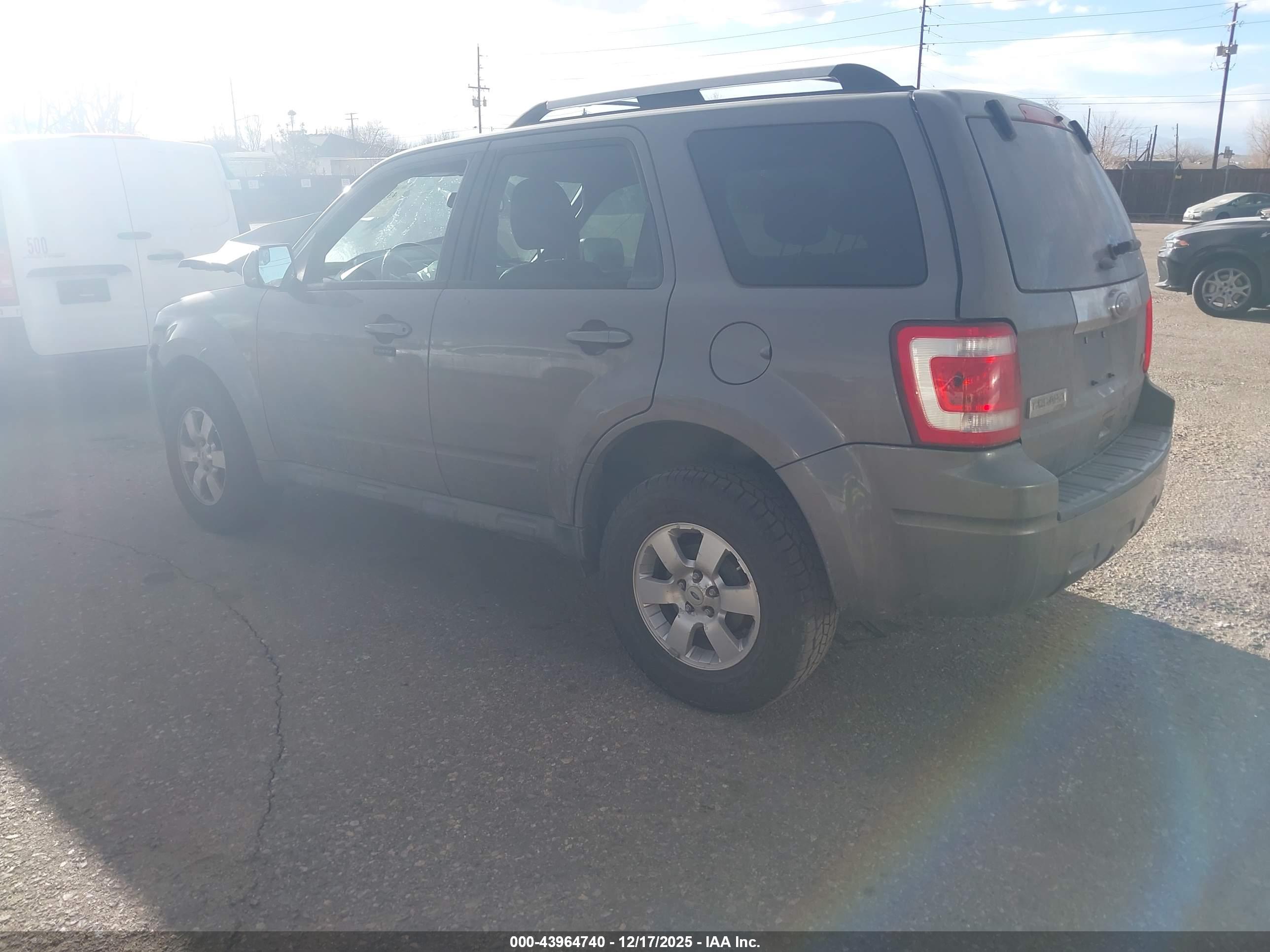 FORD ESCAPE image 3