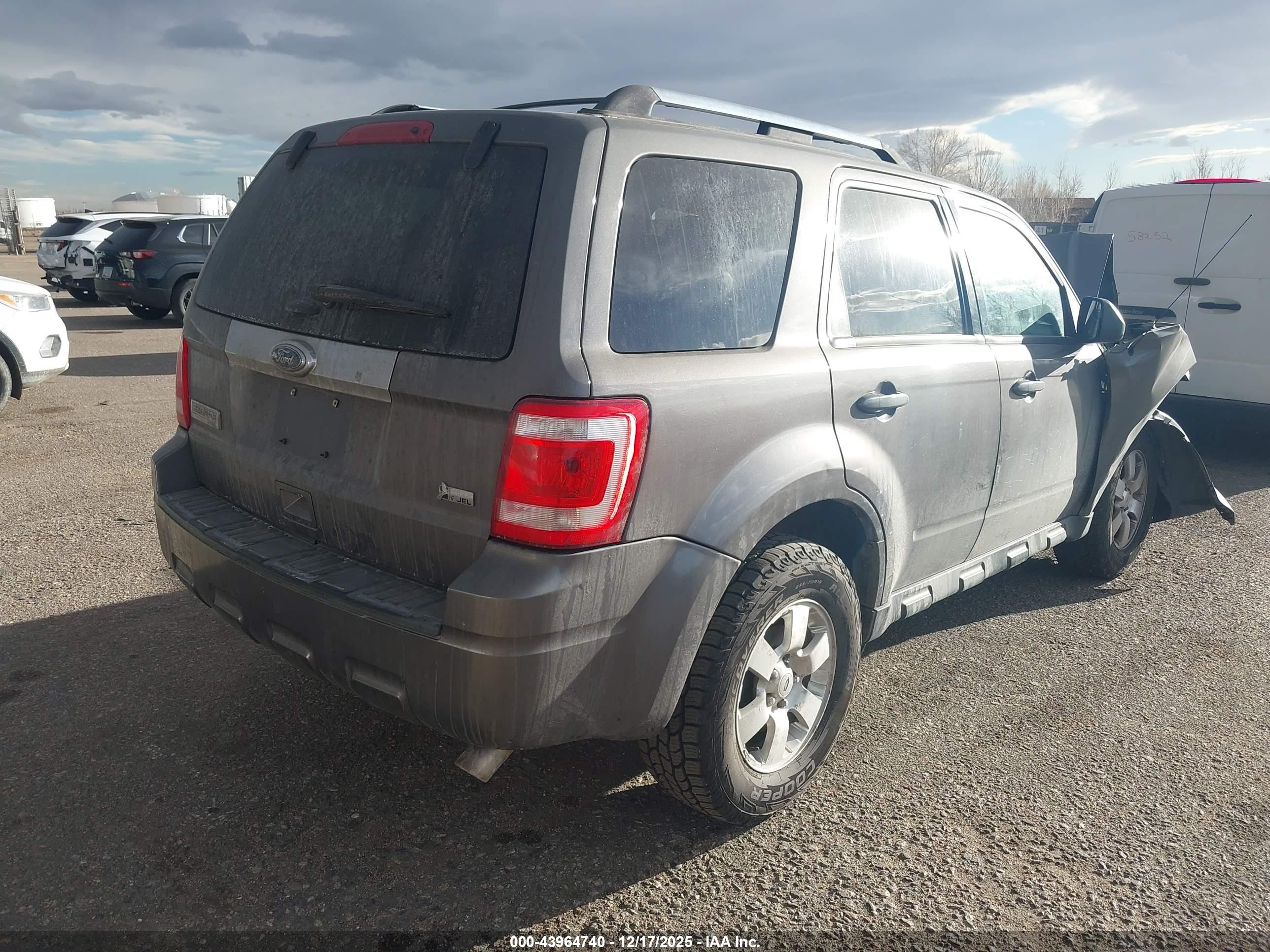 FORD ESCAPE image 4