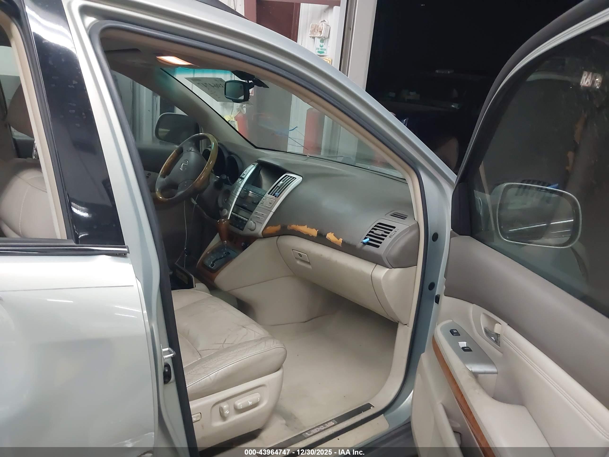 LEXUS RX image 5