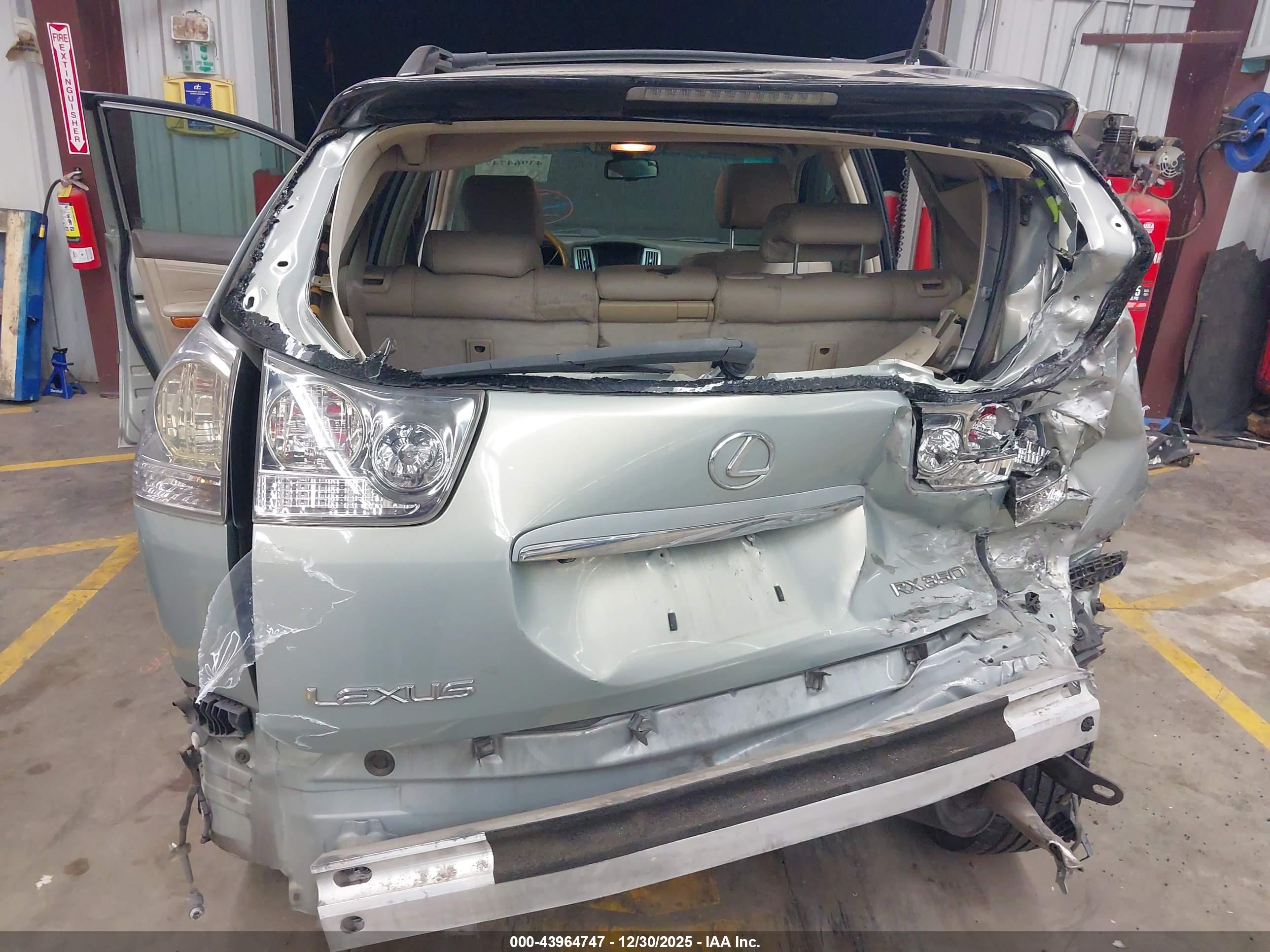 LEXUS RX image 6