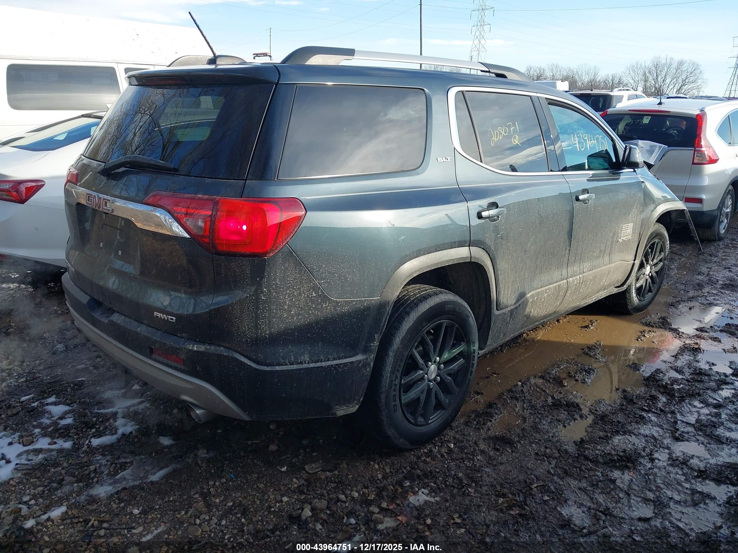 GMC ACADIA image 4