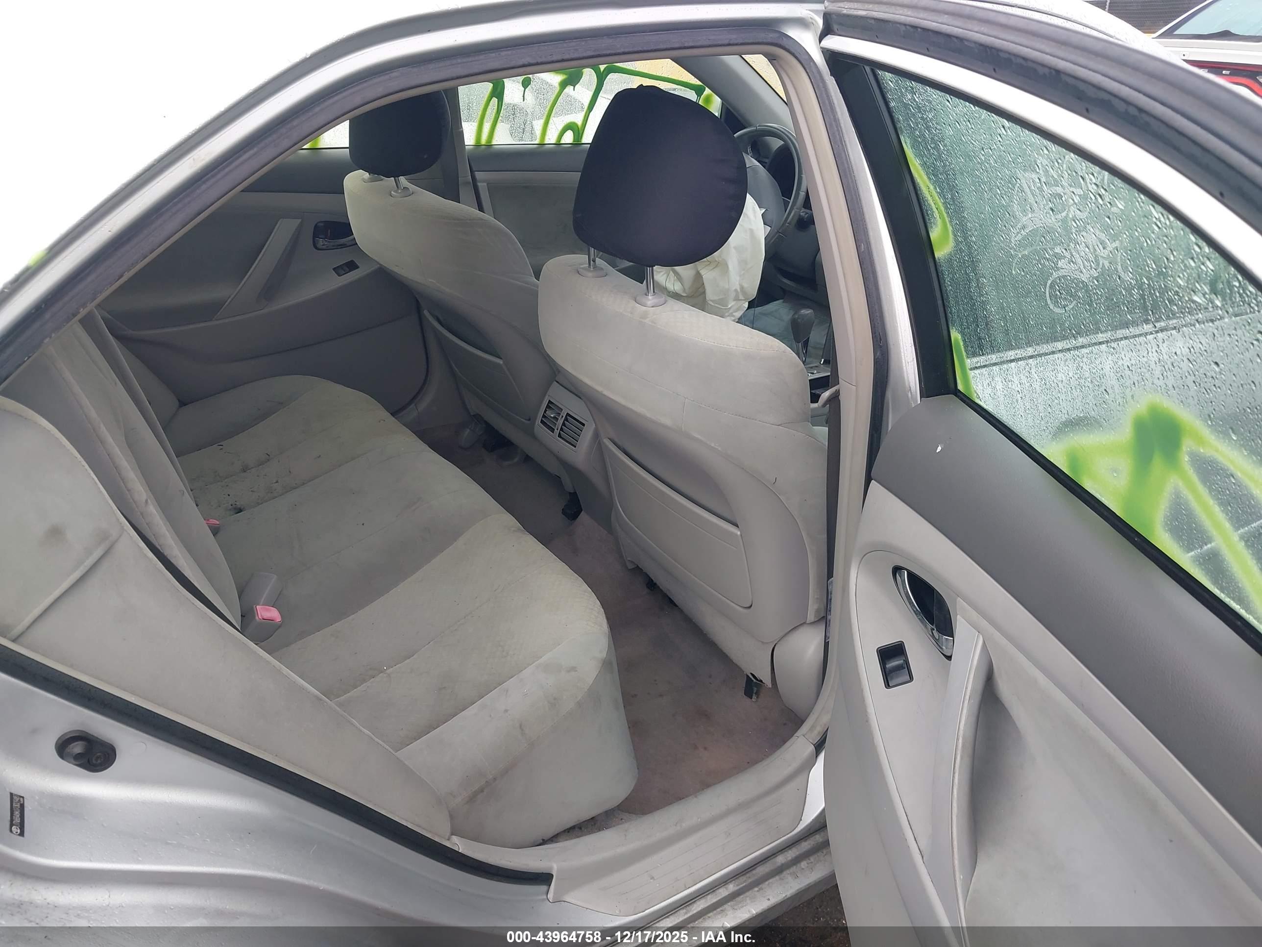 TOYOTA CAMRY image 8