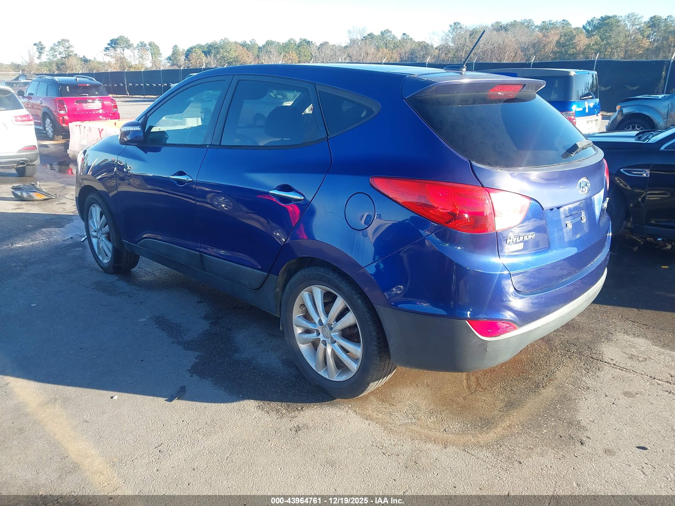 HYUNDAI TUCSON image 3