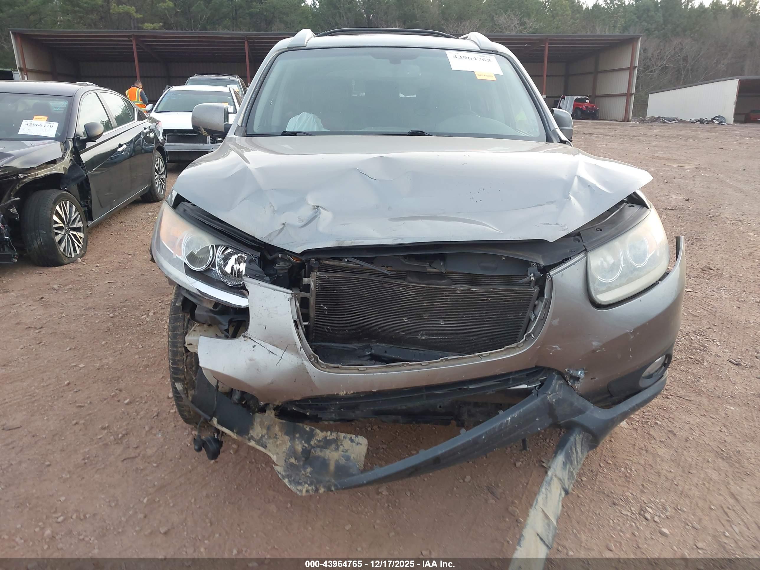 HYUNDAI SANTA image 6