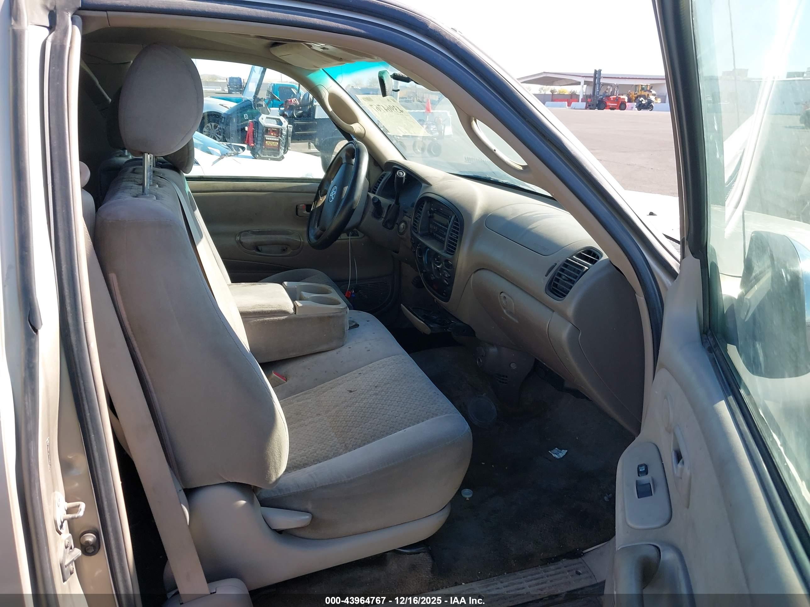 TOYOTA TUNDRA image 5