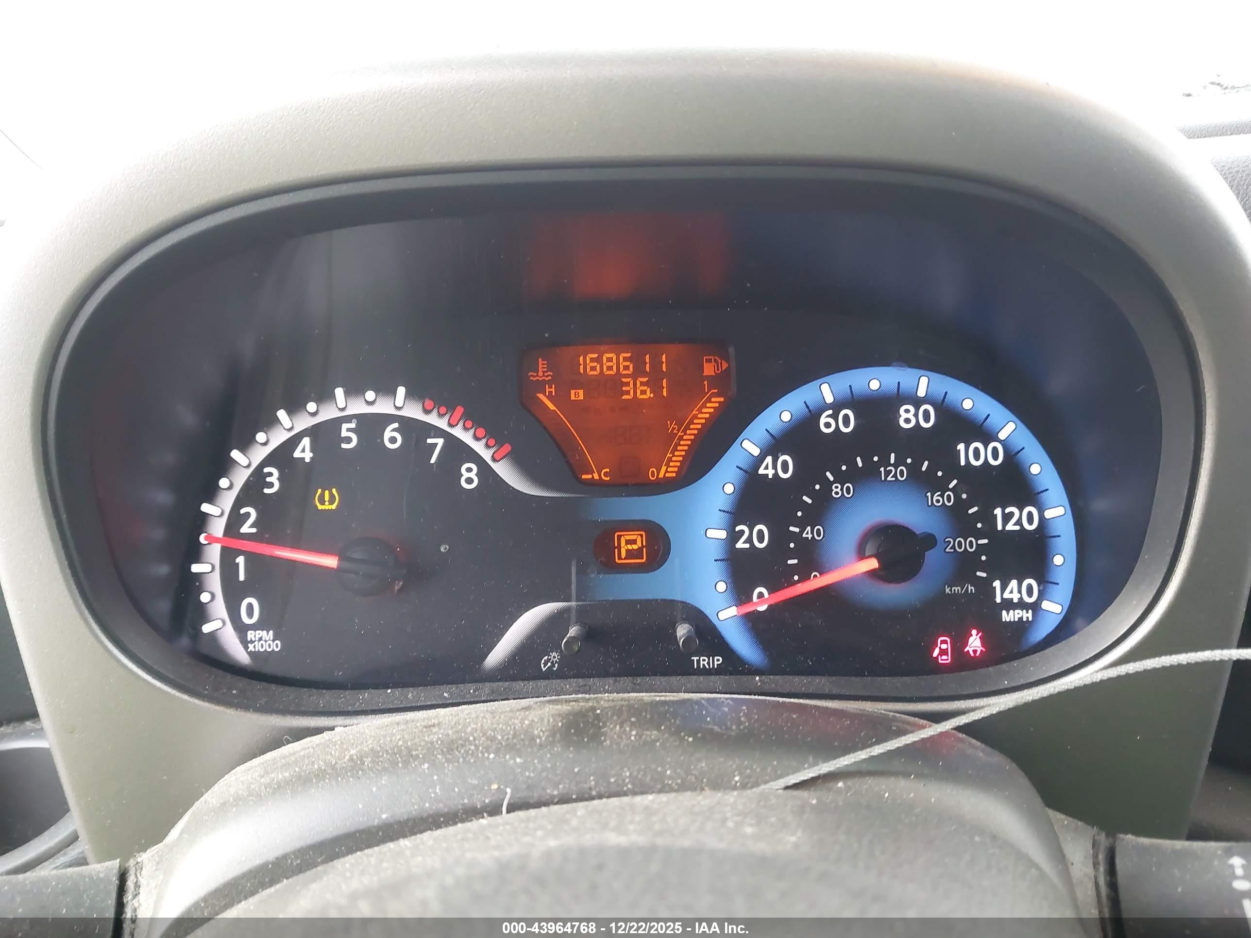 NISSAN CUBE image 7