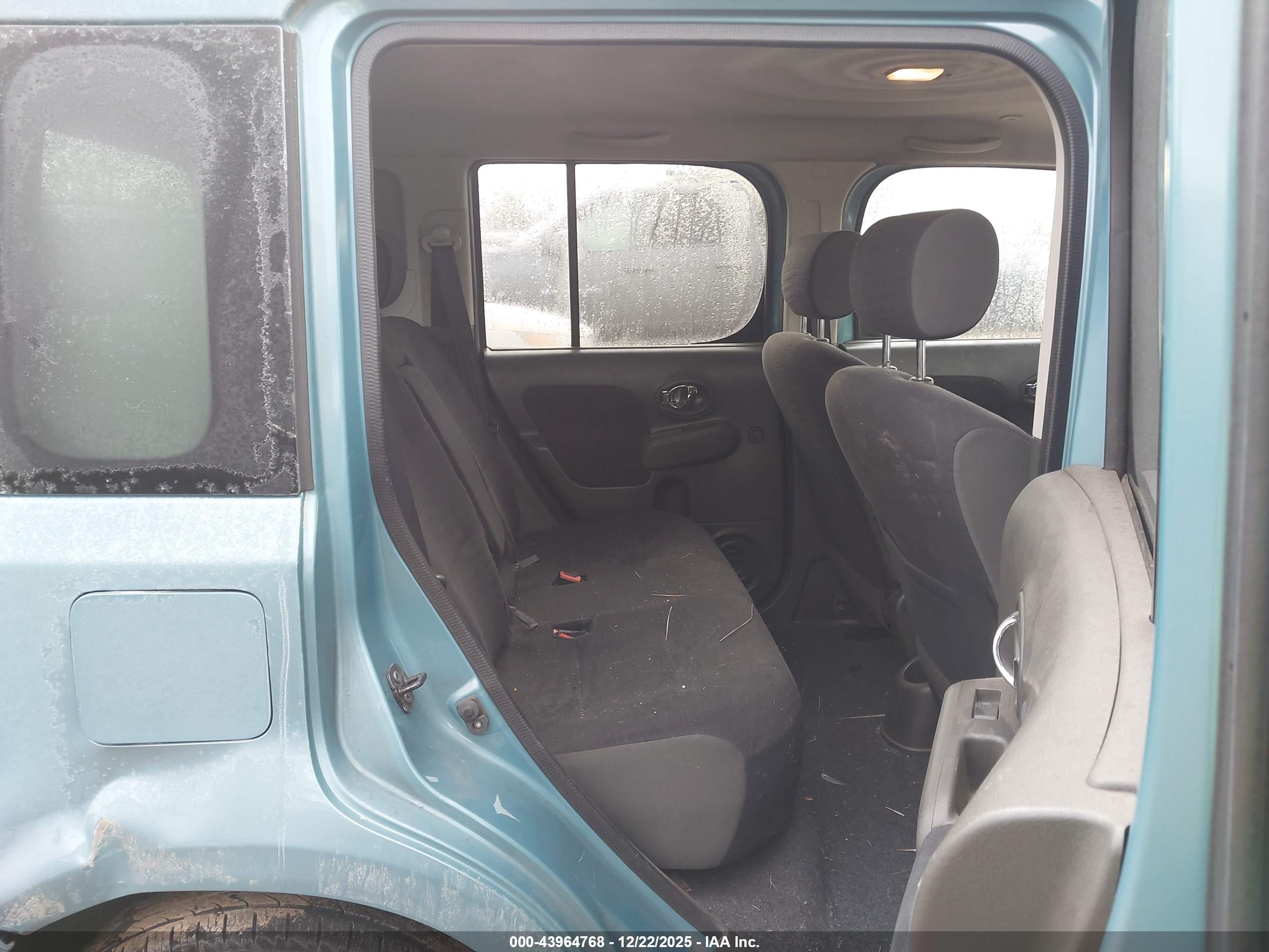 NISSAN CUBE image 8