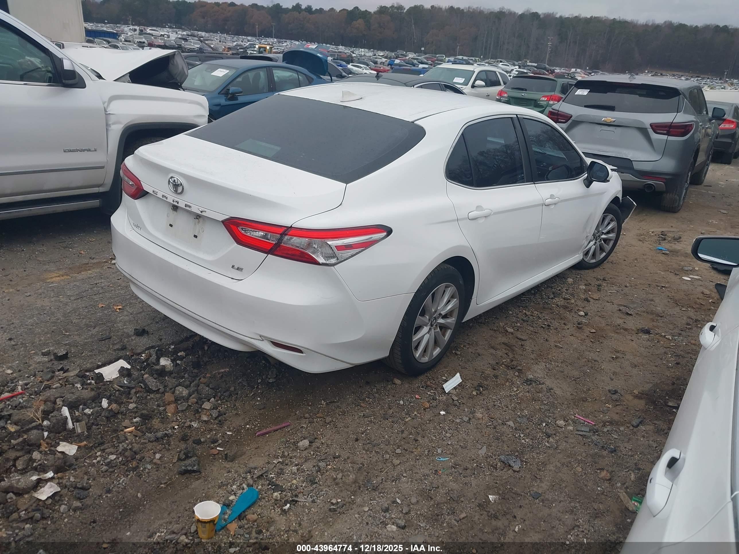 TOYOTA CAMRY image 4