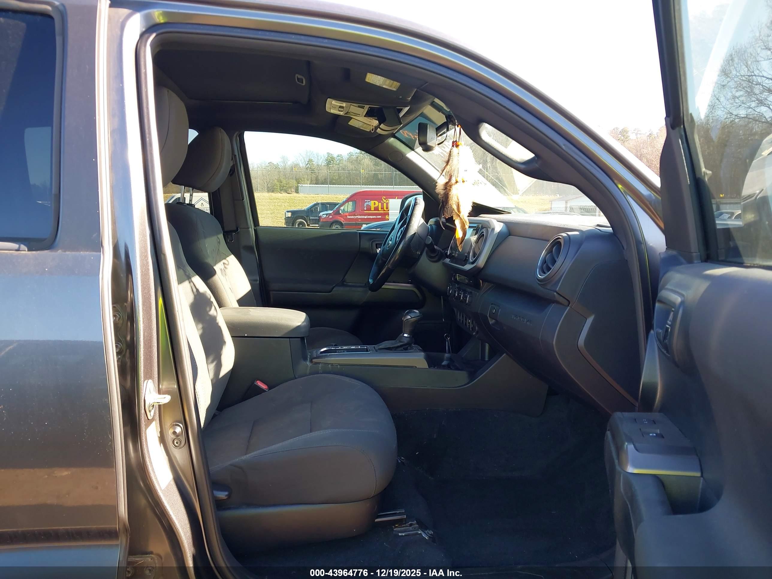 TOYOTA TACOMA image 5