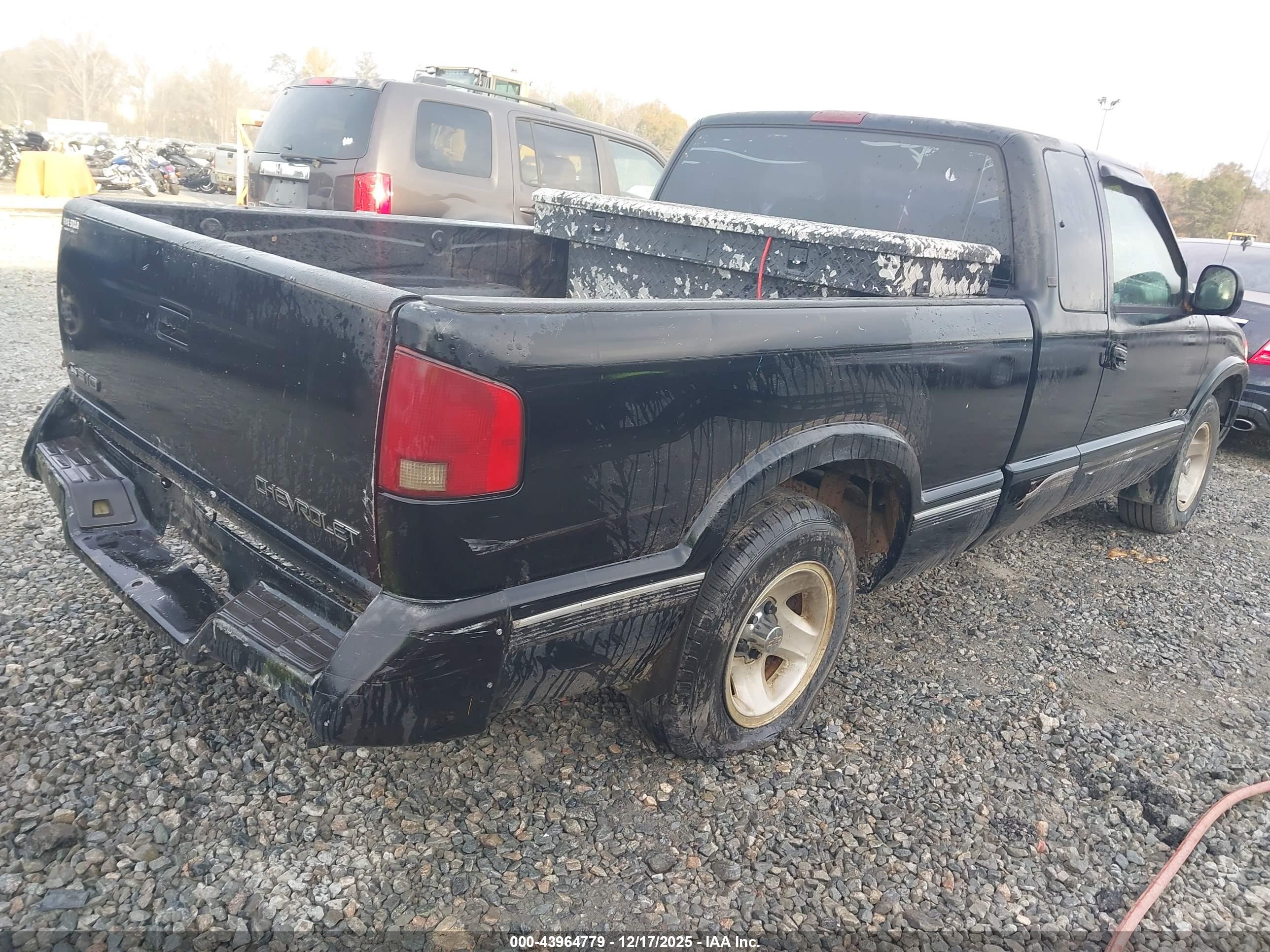 CHEVROLET S-10 image 4