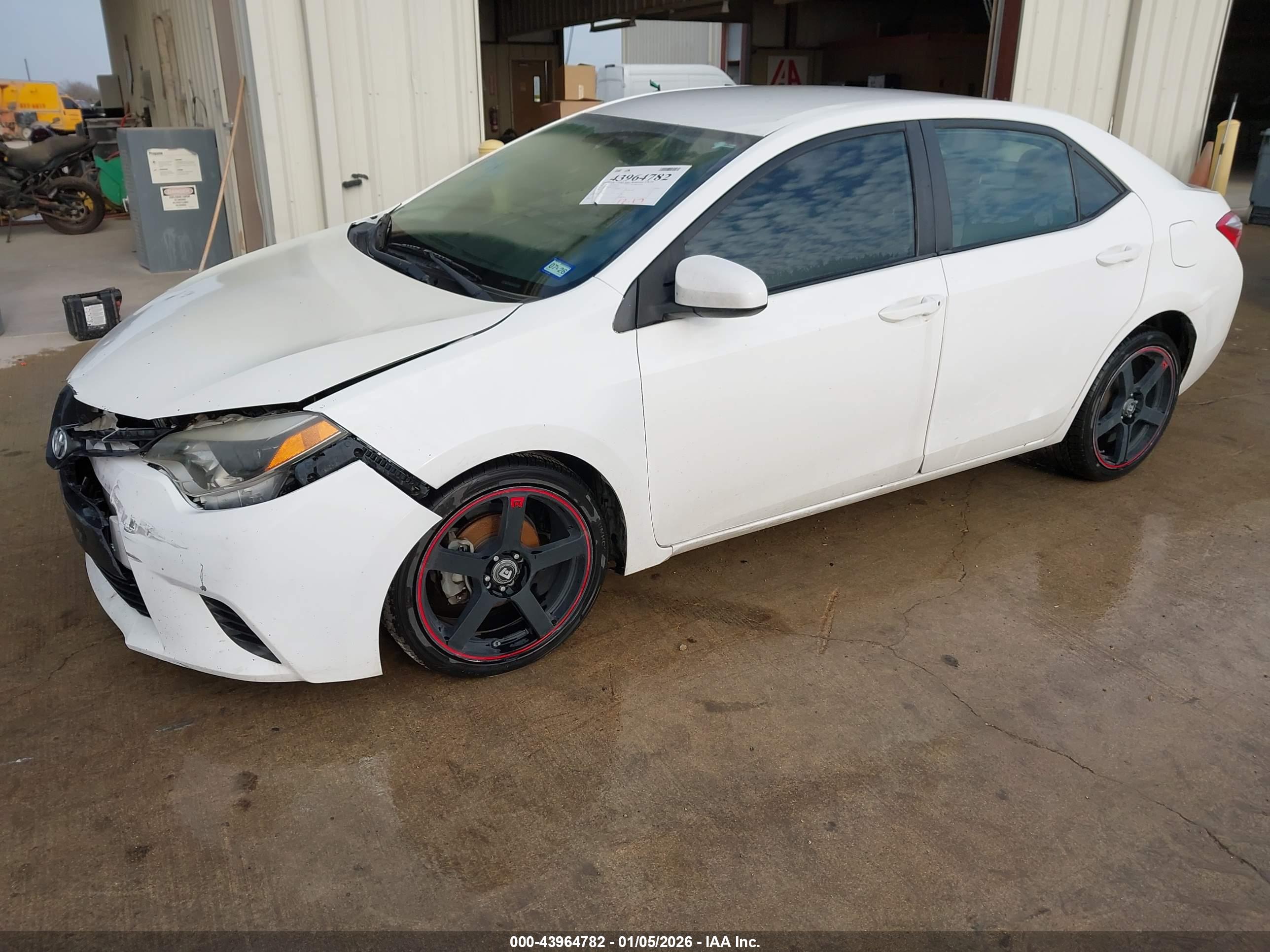 TOYOTA COROLLA image 2