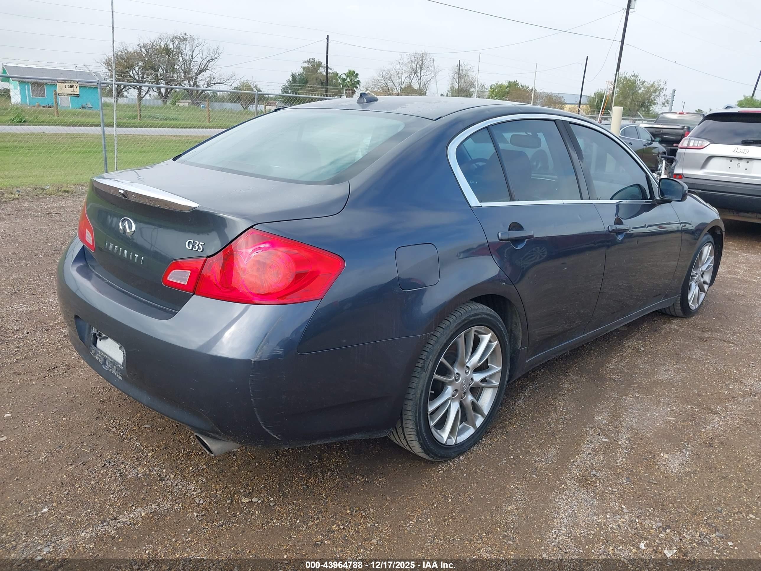 INFINITI G35 image 4