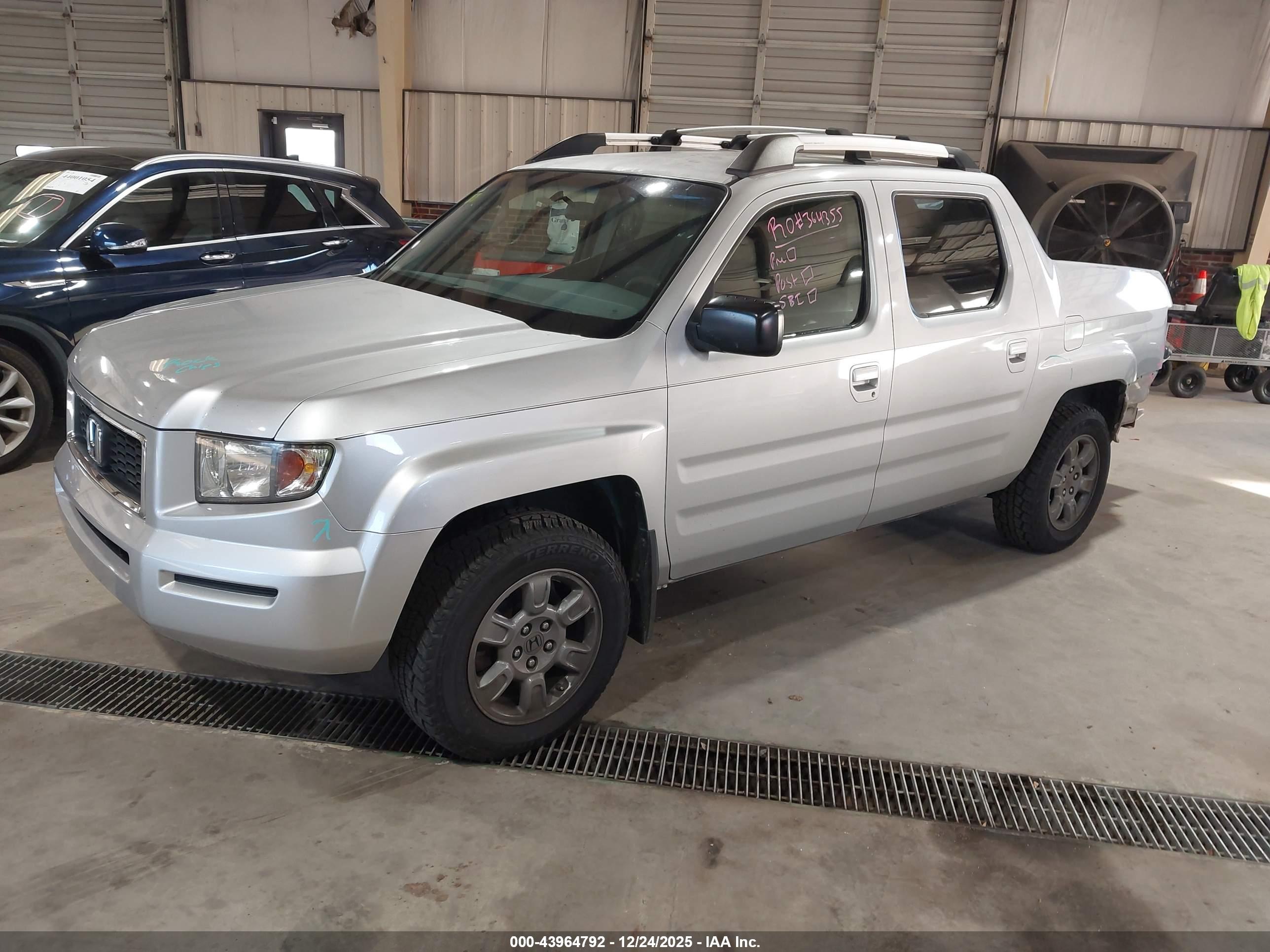 HONDA RIDGELINE image 2