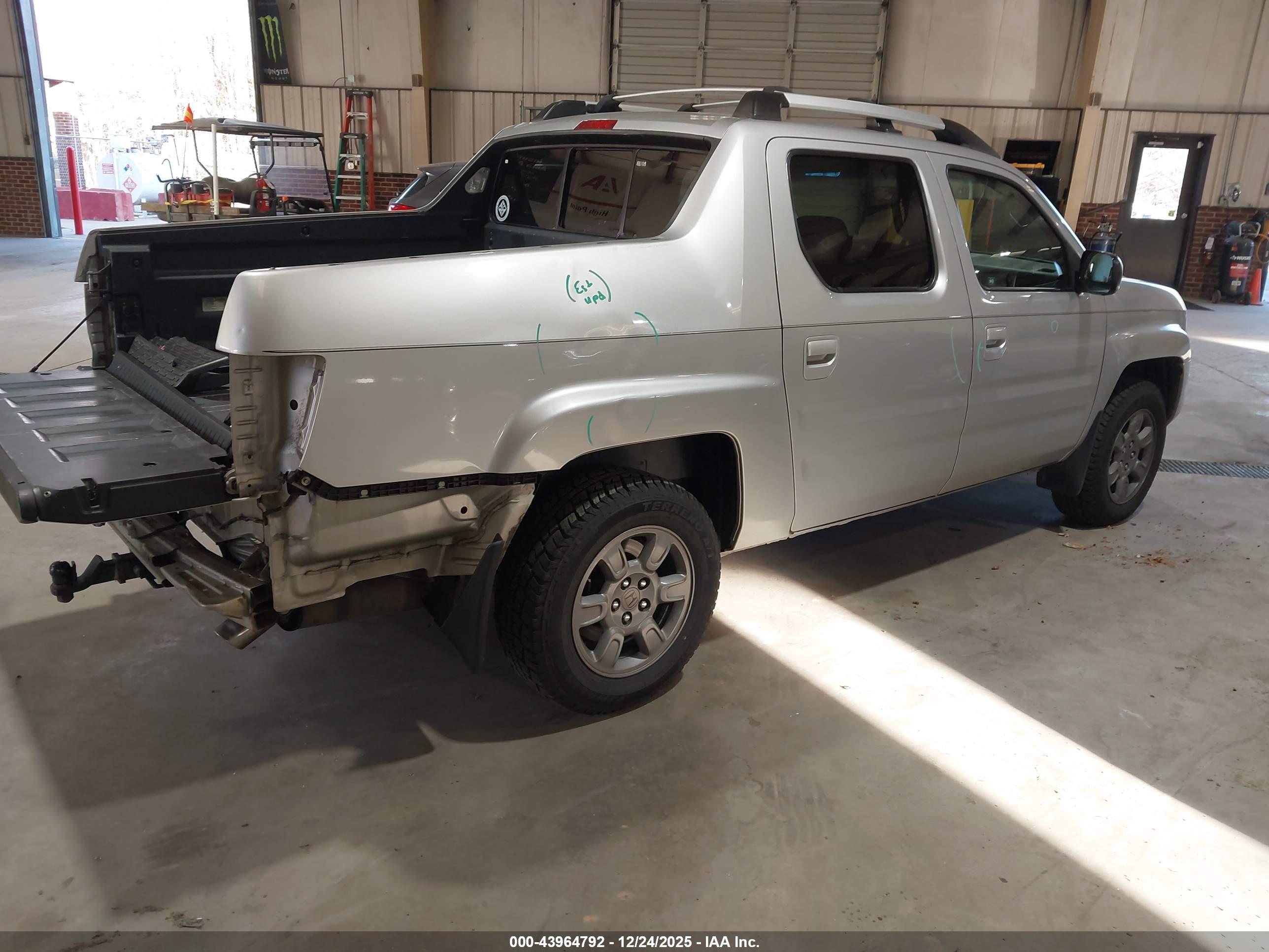 HONDA RIDGELINE image 4