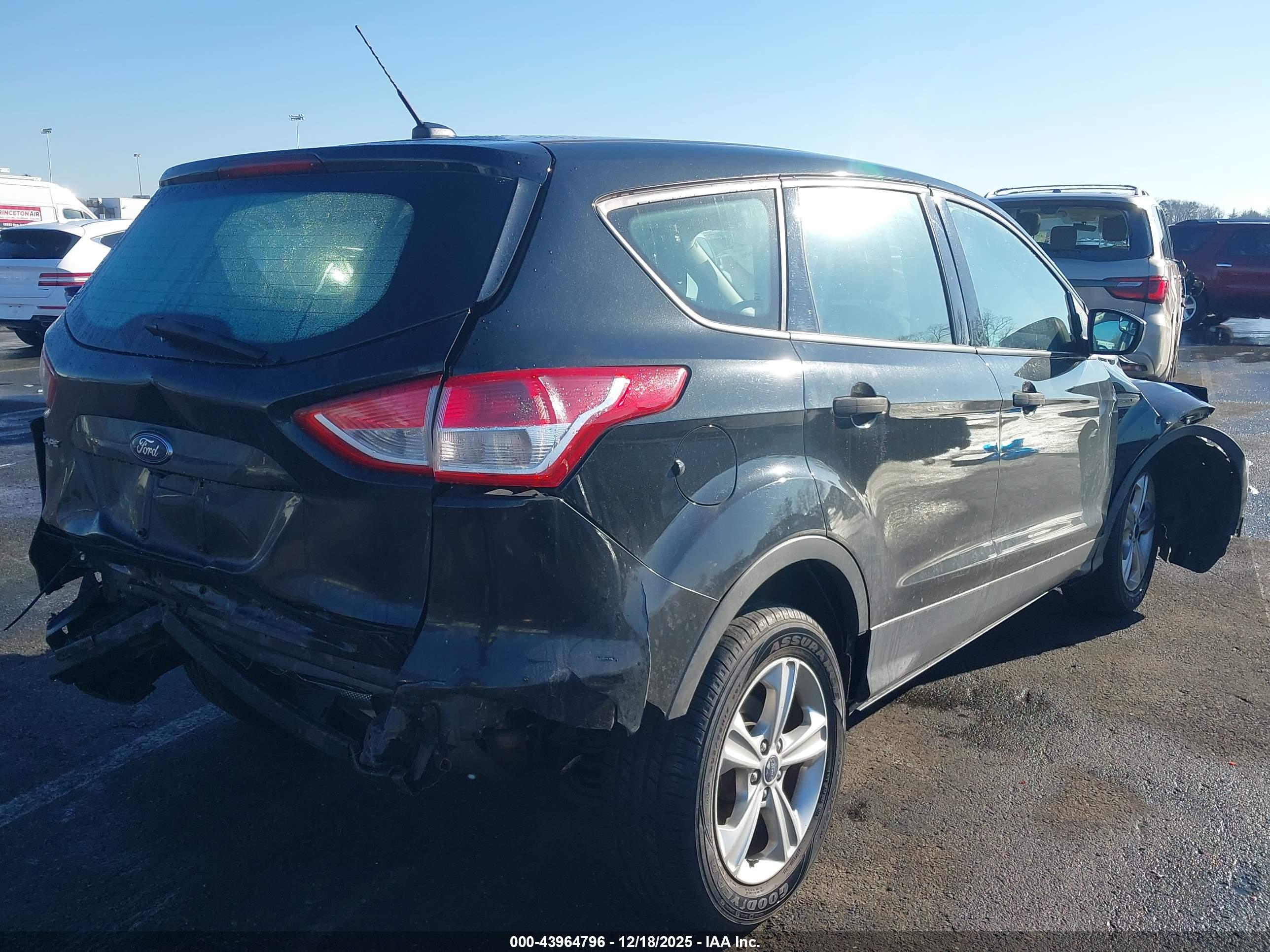FORD ESCAPE image 4