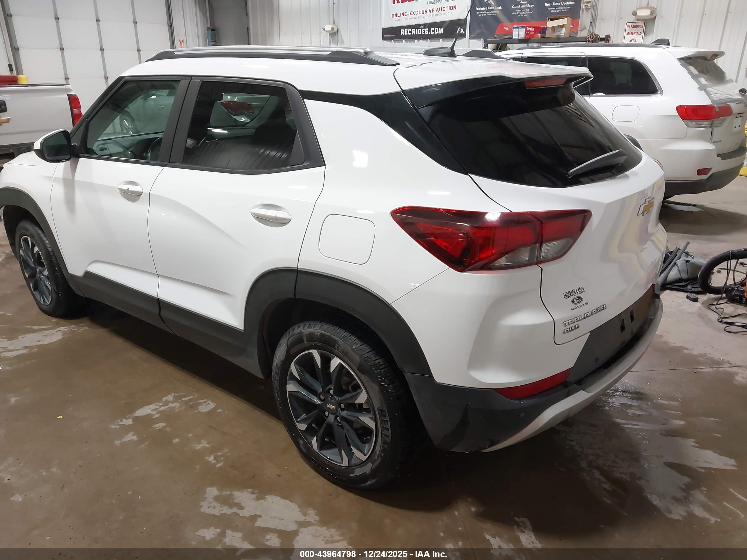 CHEVROLET TRAILBLAZER image 3
