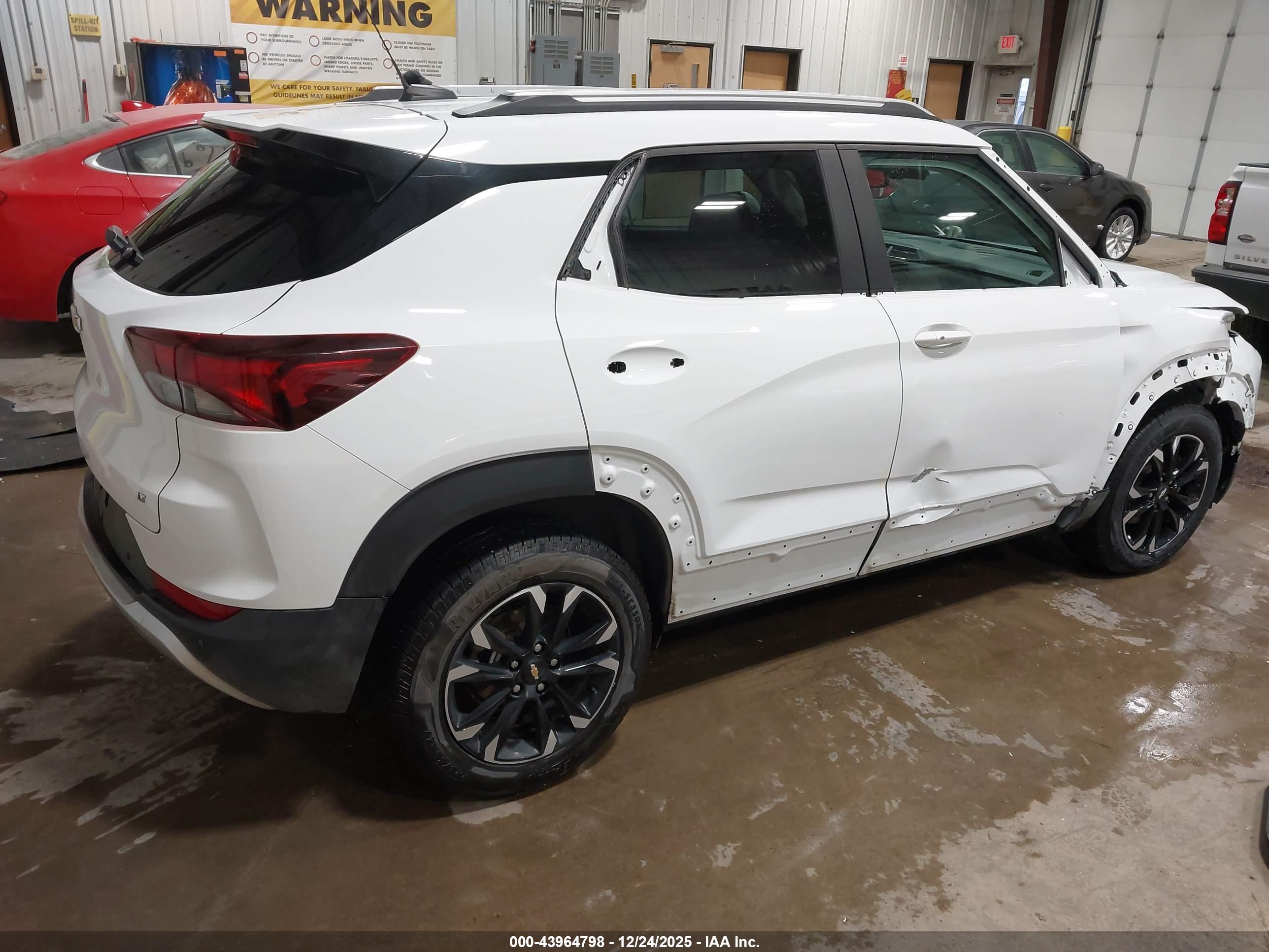 CHEVROLET TRAILBLAZER image 4