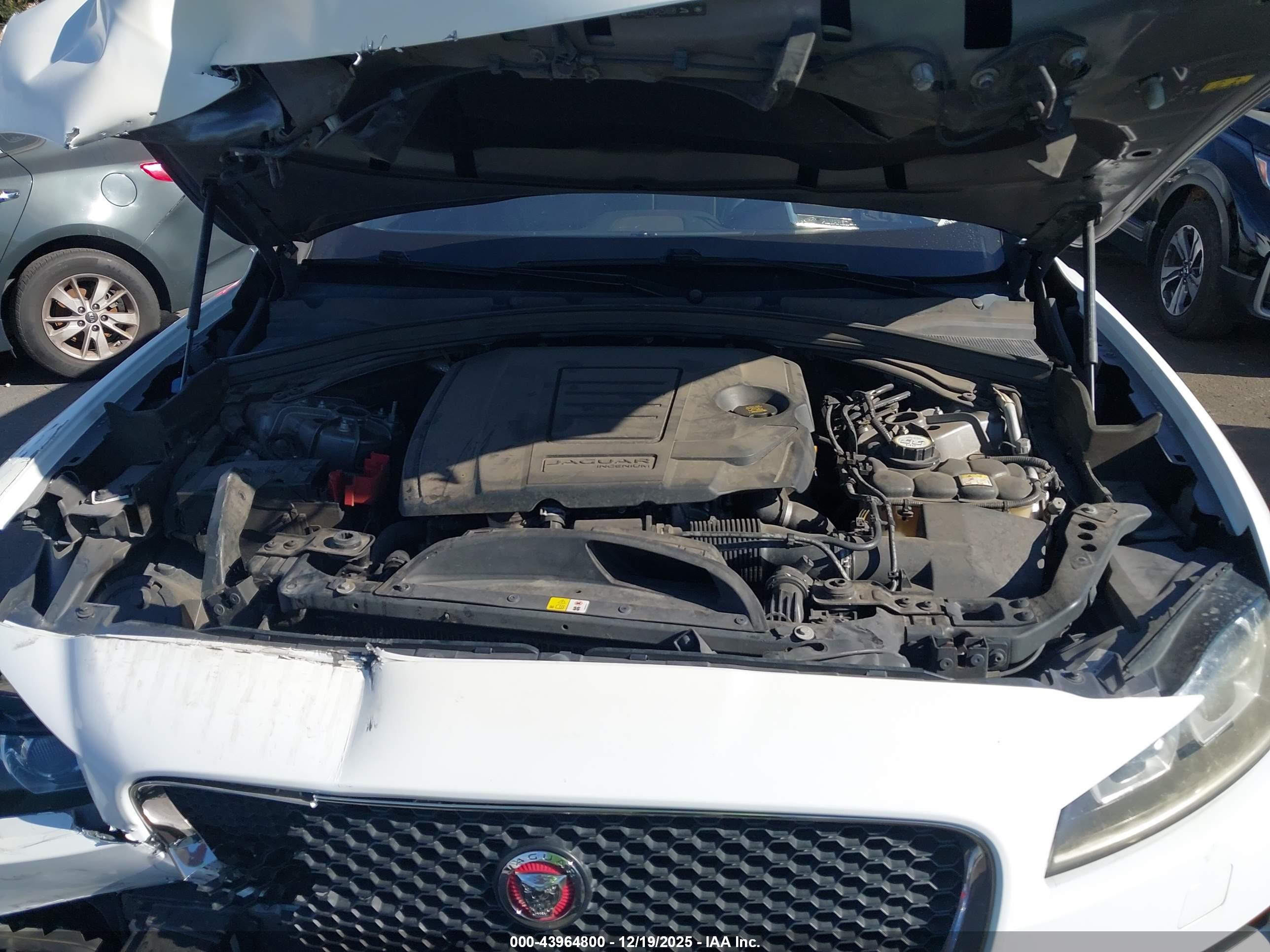 JAGUAR F-PACE image 10