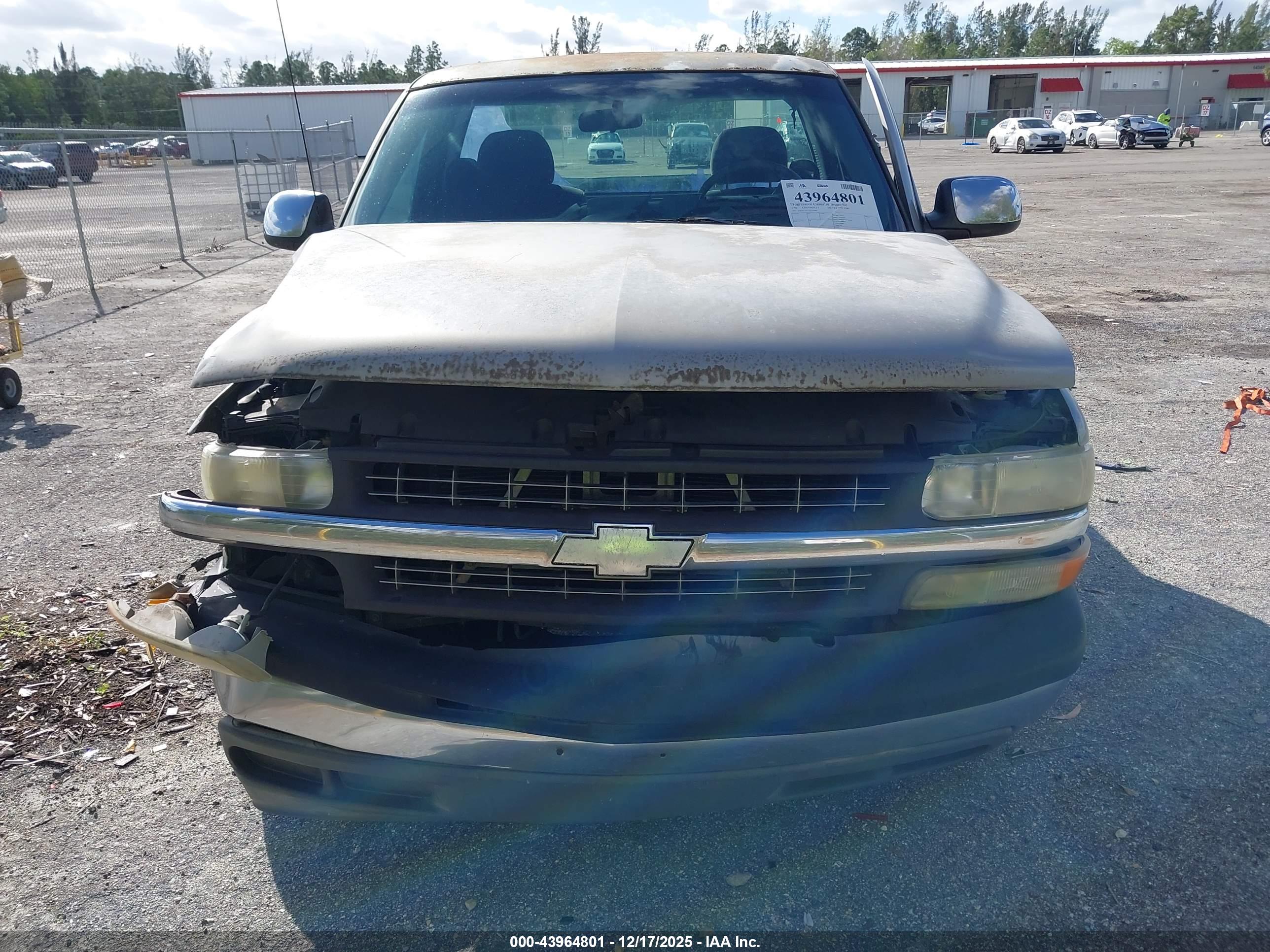 CHEVROLET SILVERADO image 6