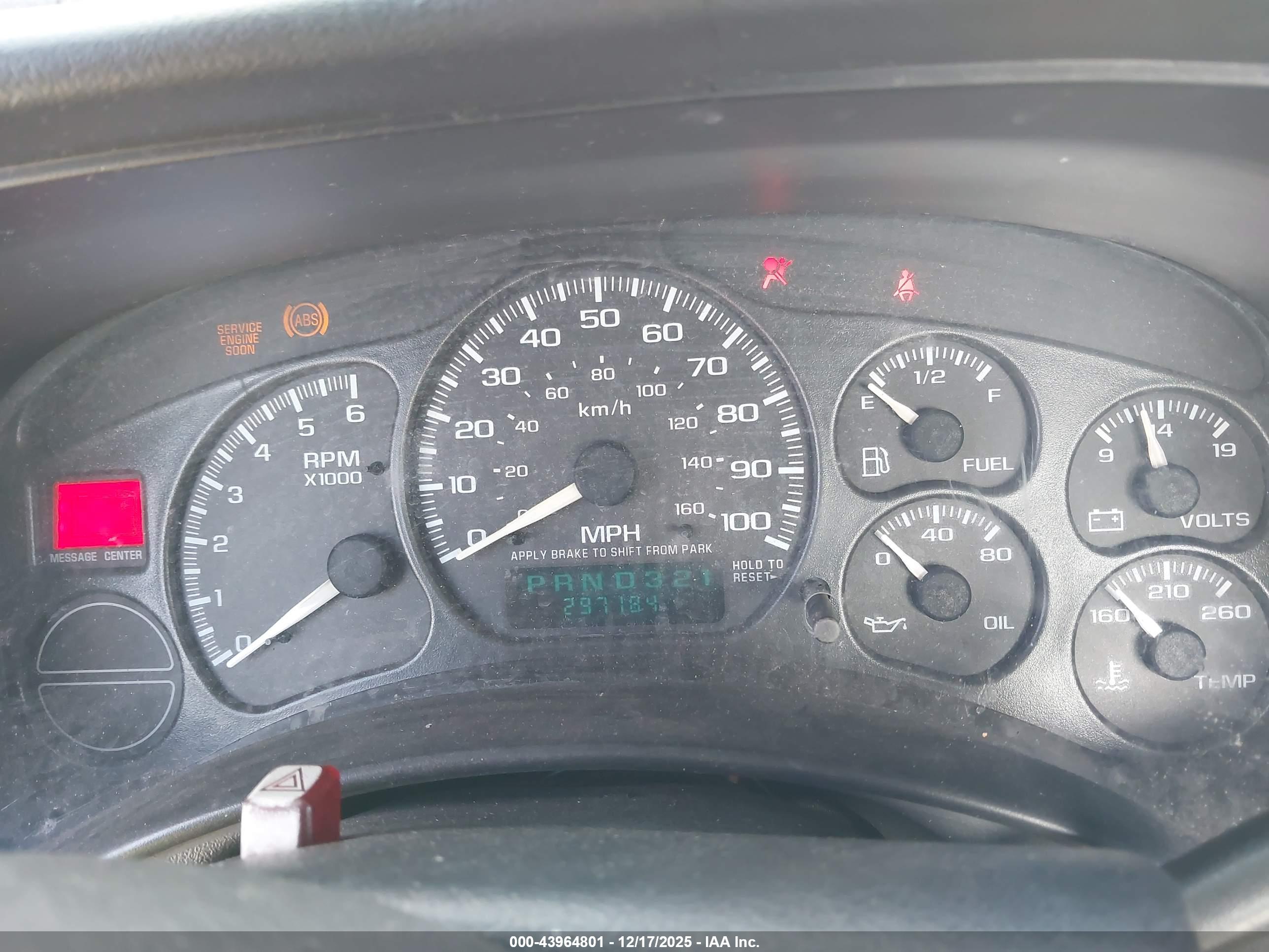 CHEVROLET SILVERADO image 7