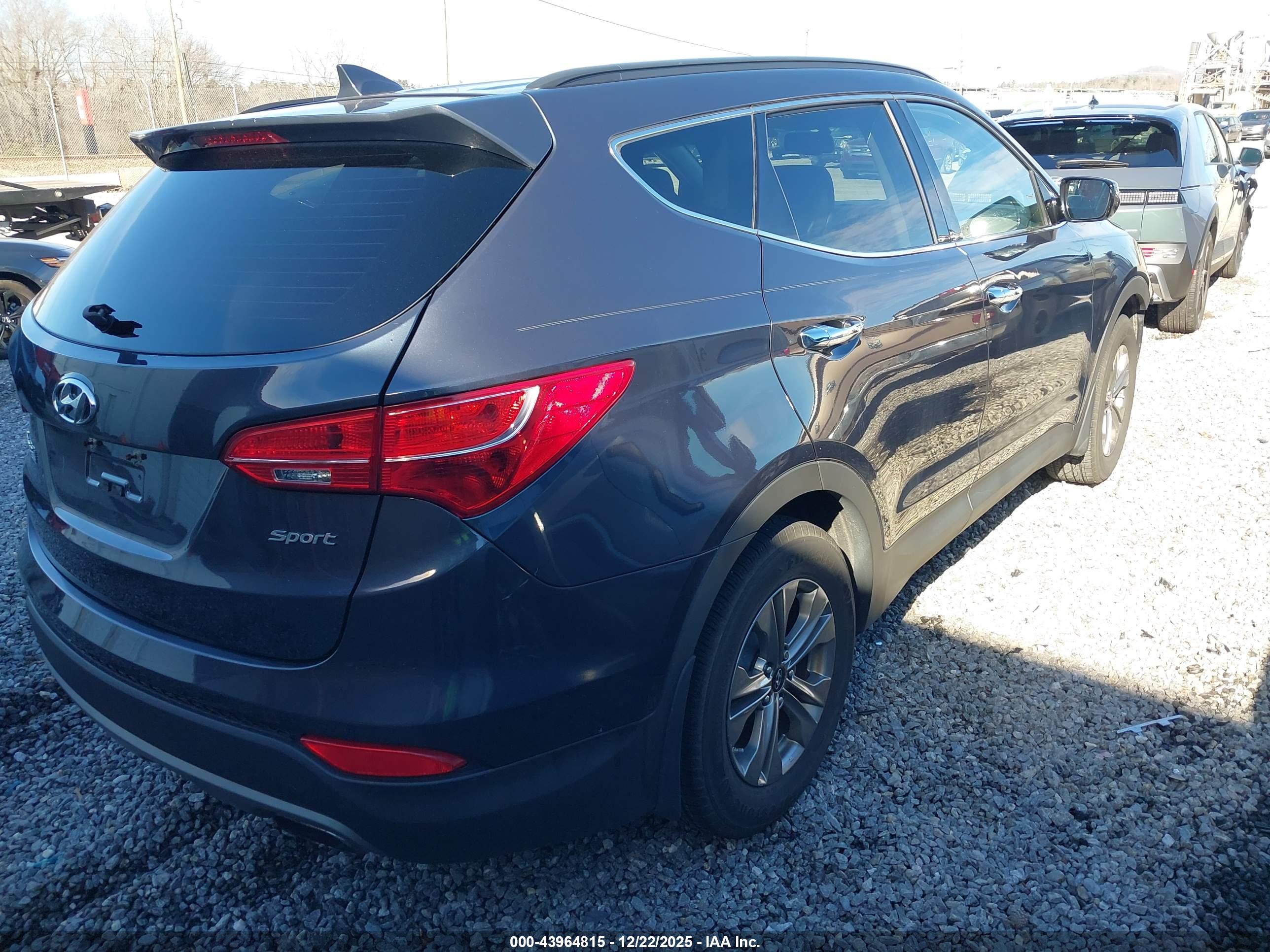 HYUNDAI SANTA image 4