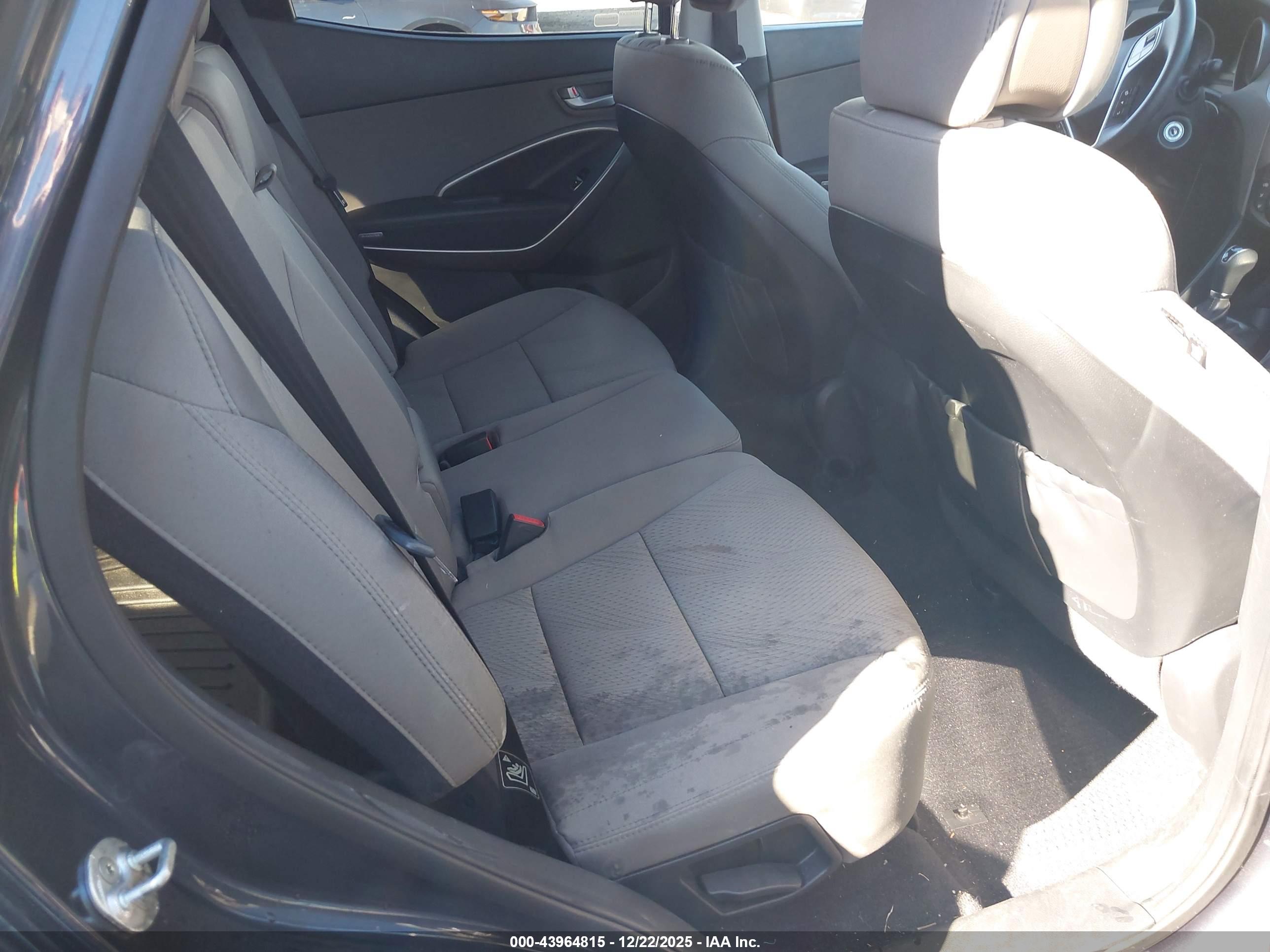 HYUNDAI SANTA image 8