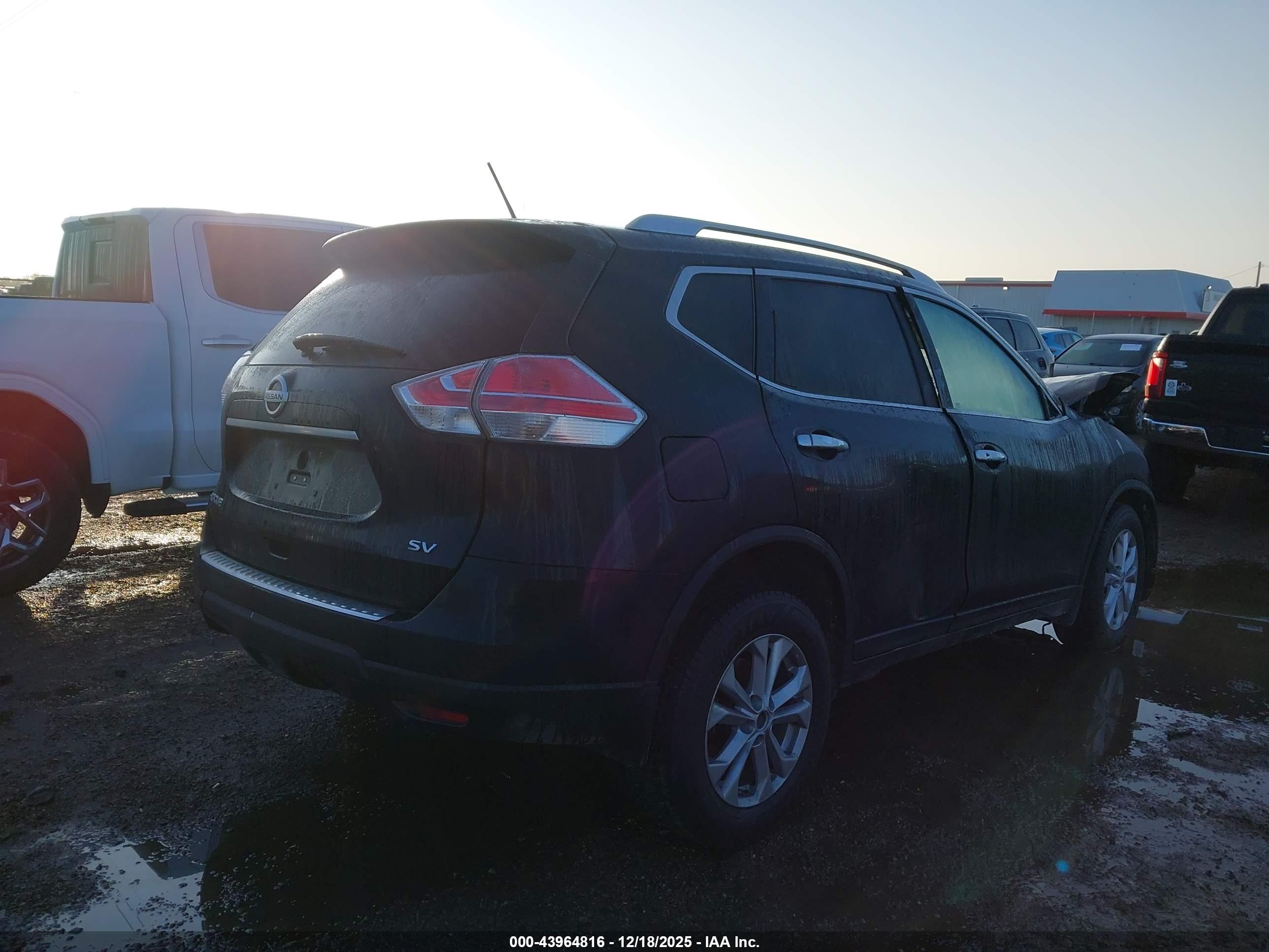 NISSAN ROGUE image 4