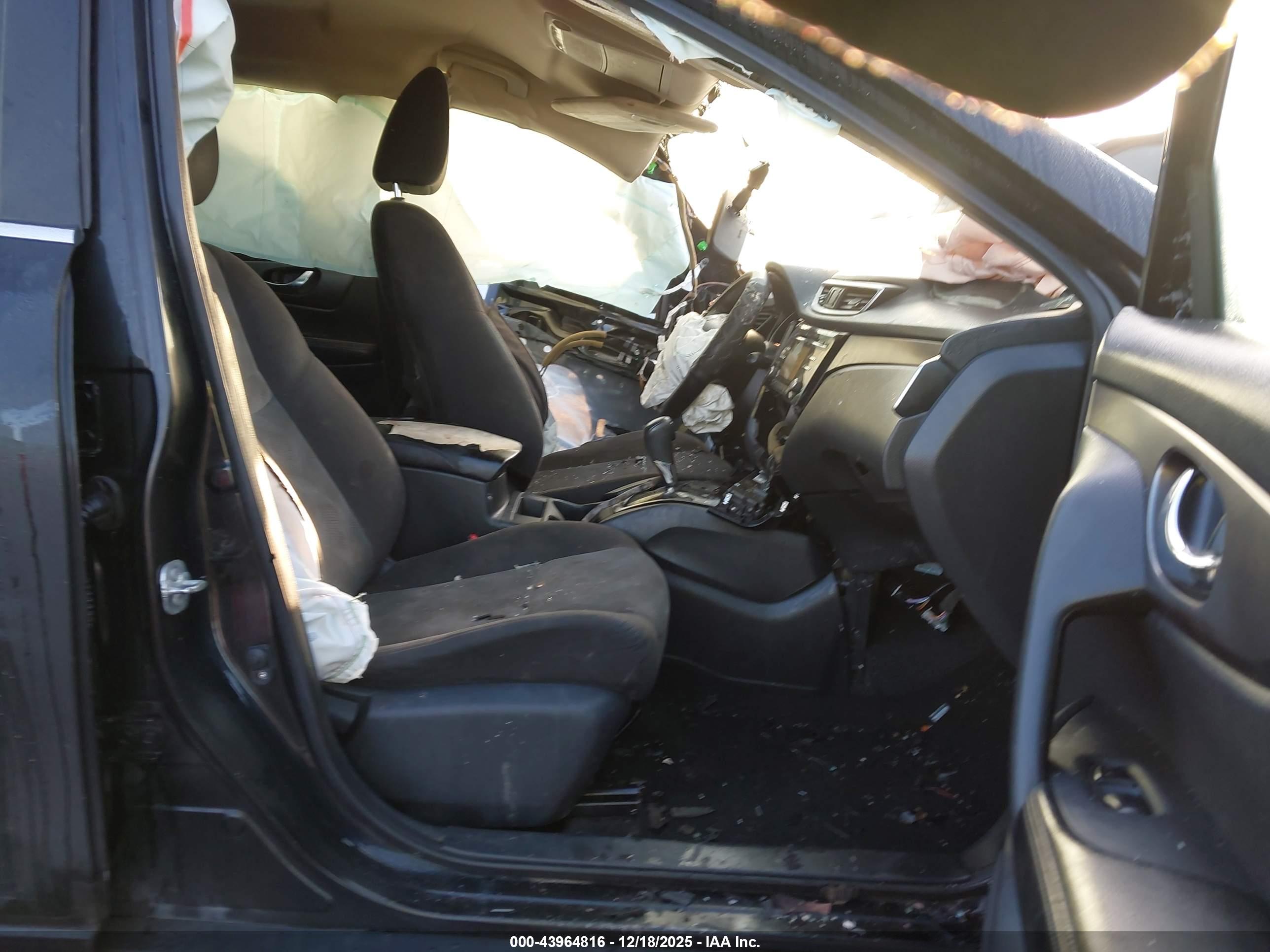 NISSAN ROGUE image 5