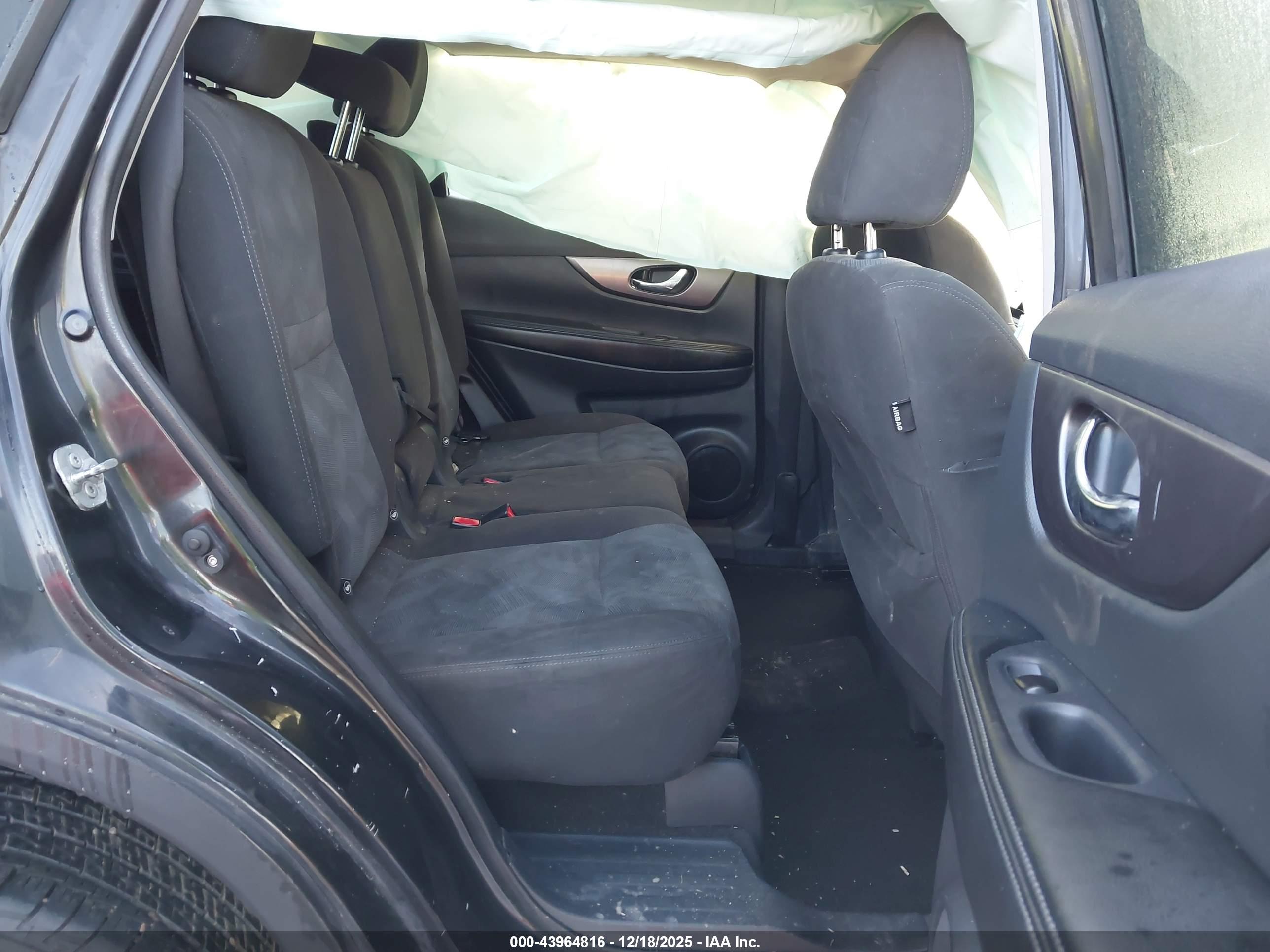 NISSAN ROGUE image 8