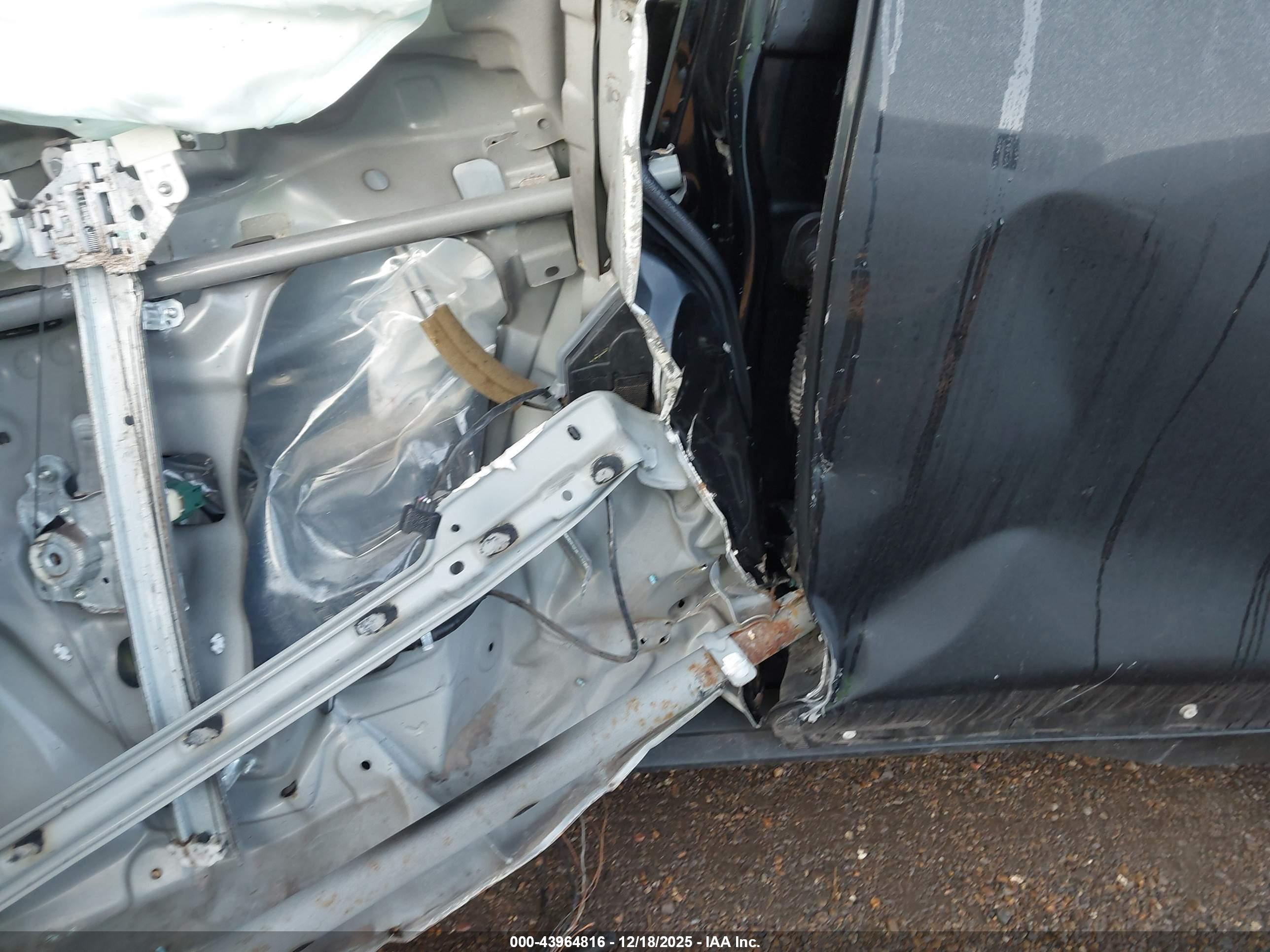 NISSAN ROGUE image 9