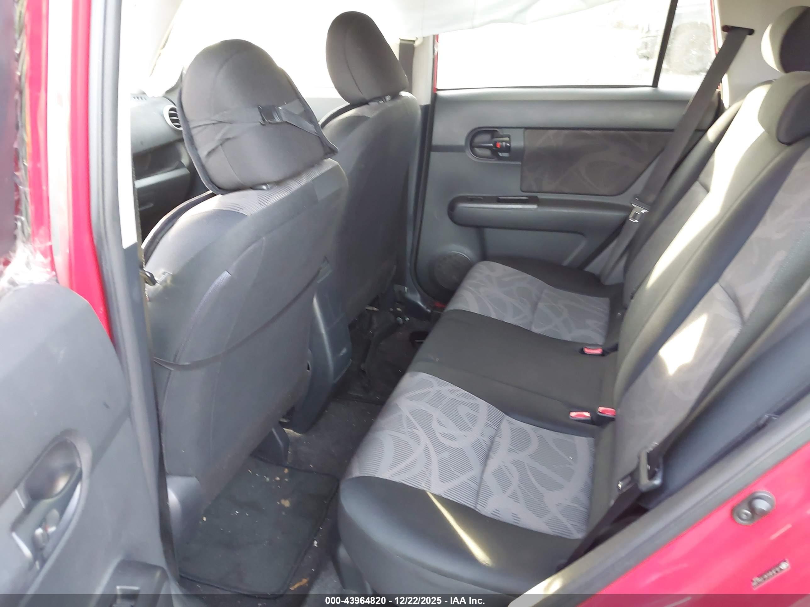 SCION XB image 8