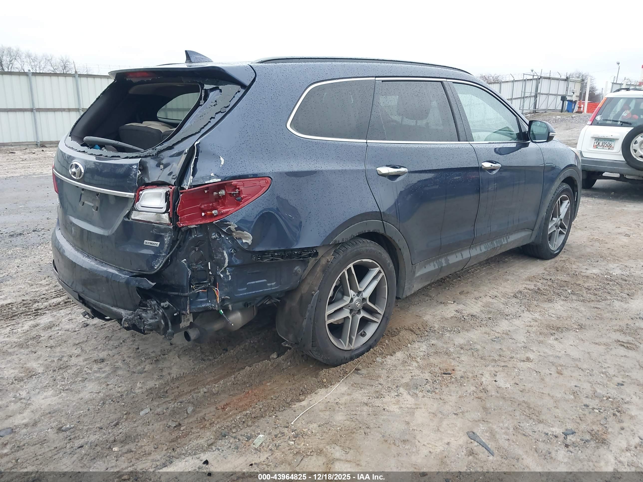 HYUNDAI SANTA image 4