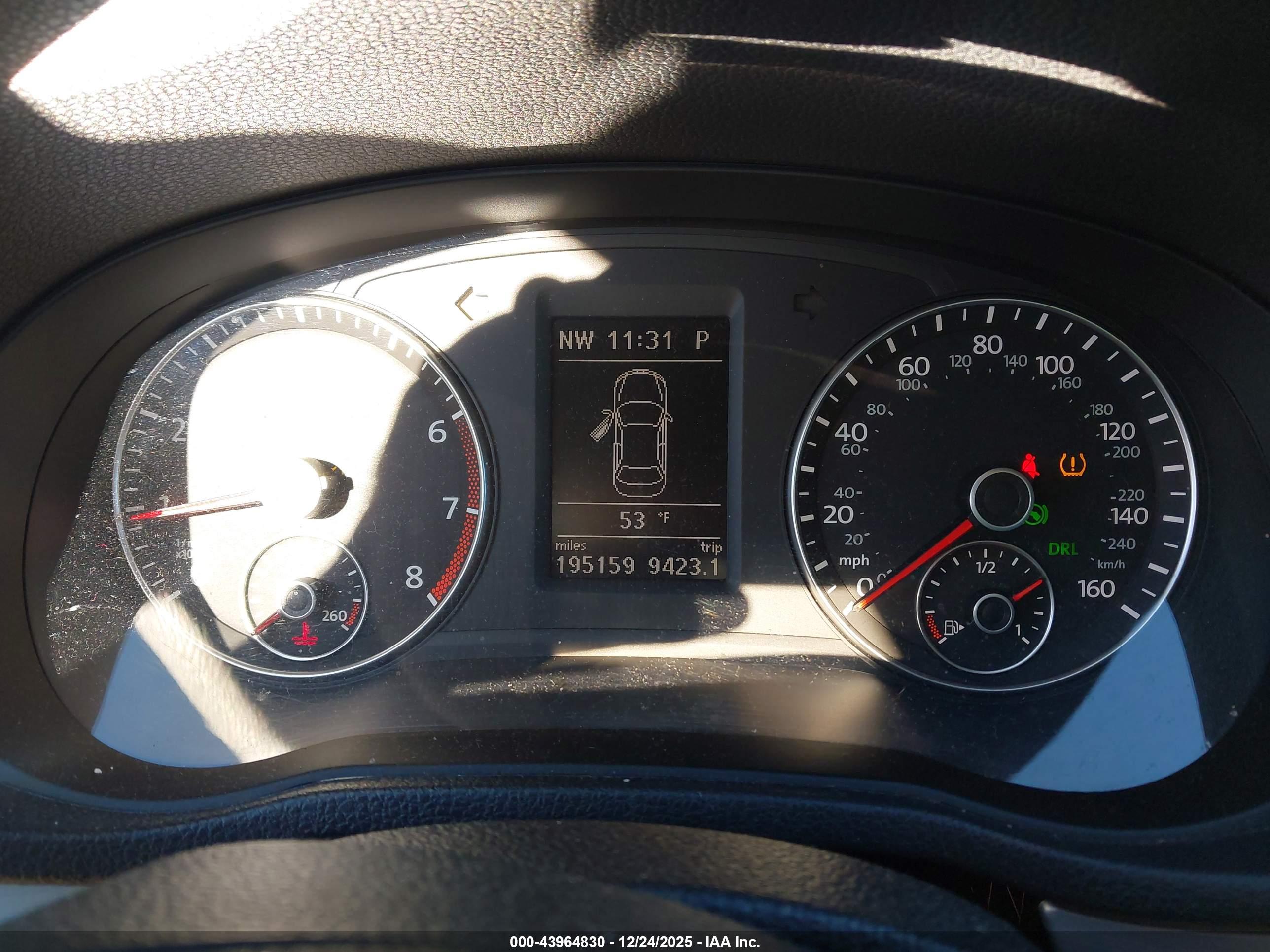 VOLKSWAGEN PASSAT image 7