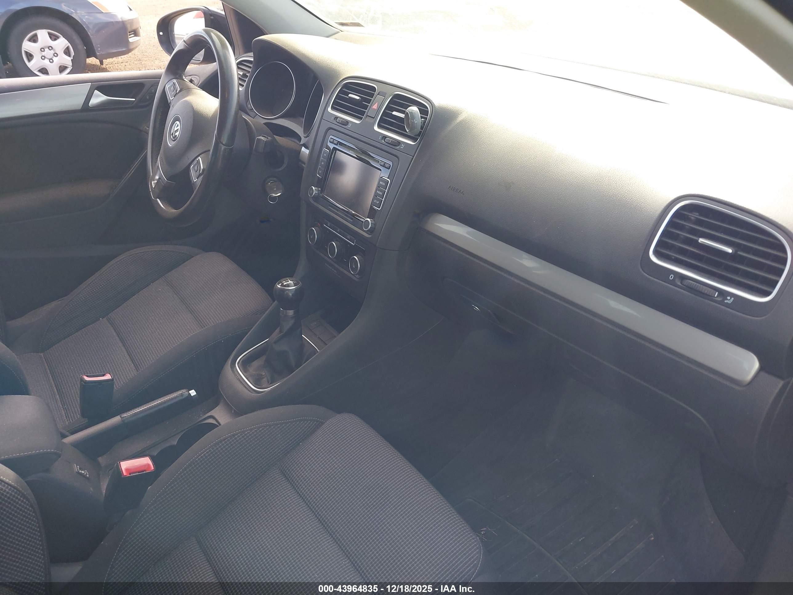VOLKSWAGEN GOLF image 5