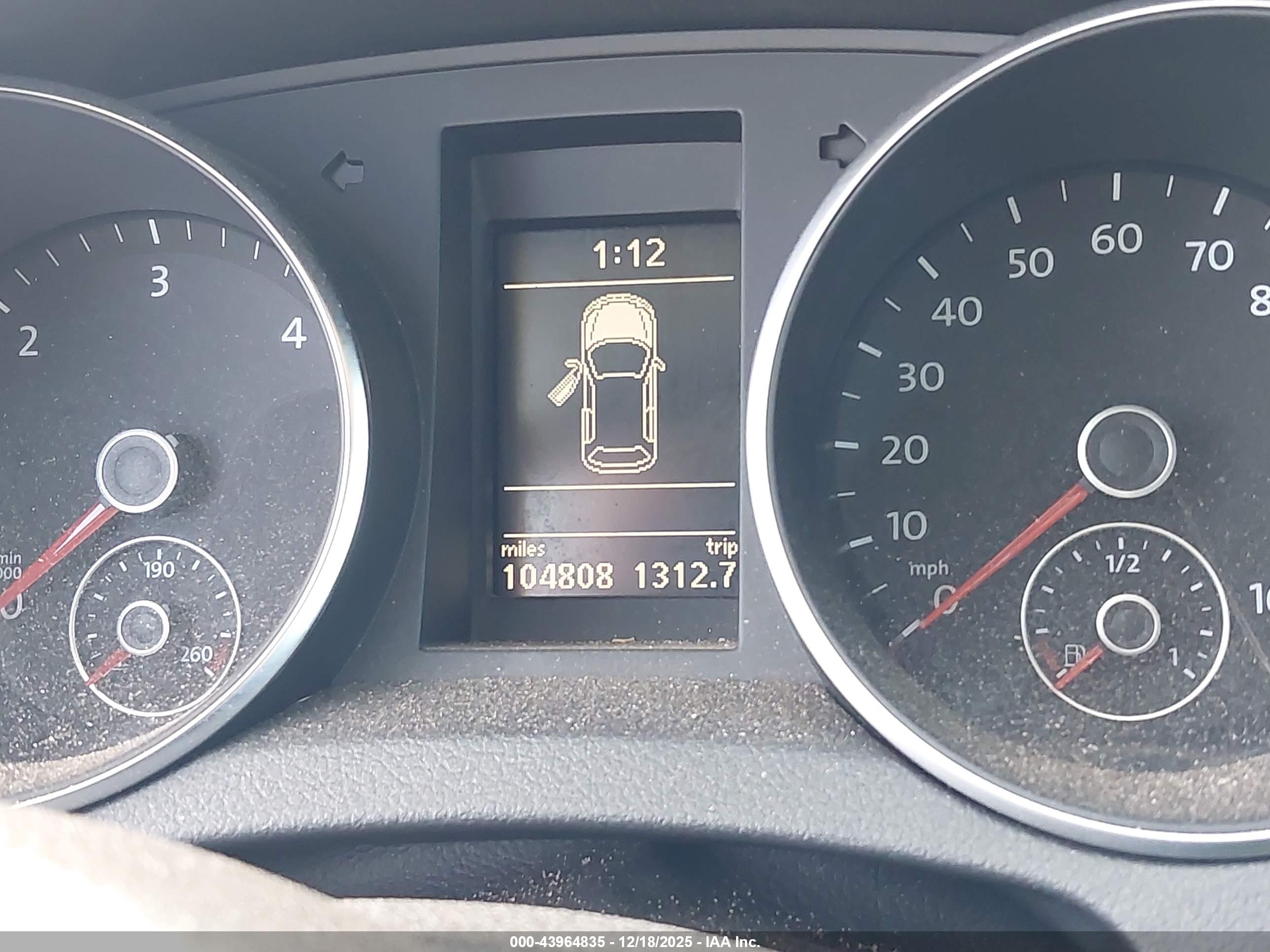 VOLKSWAGEN GOLF image 7