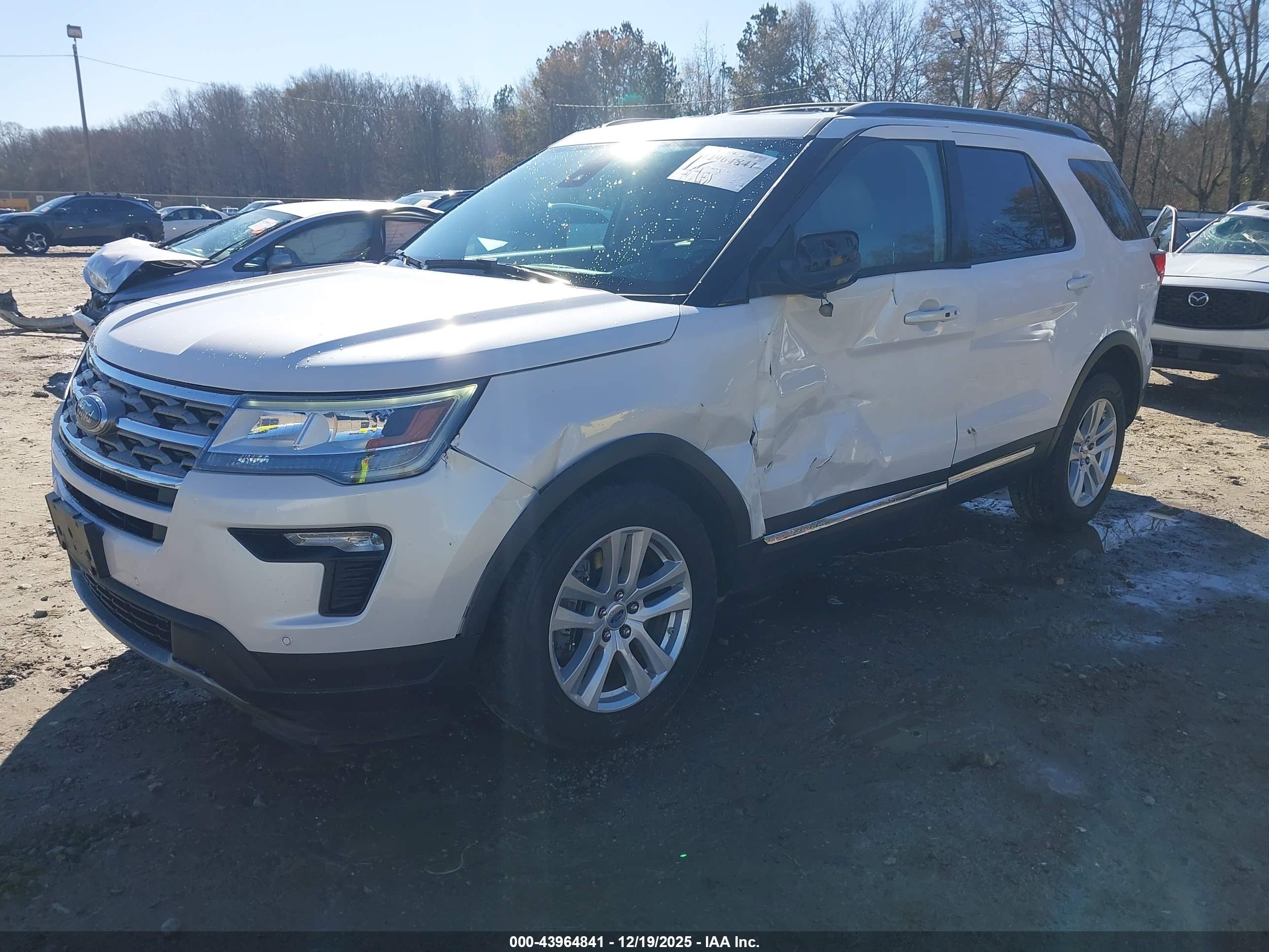 FORD EXPLORER image 2