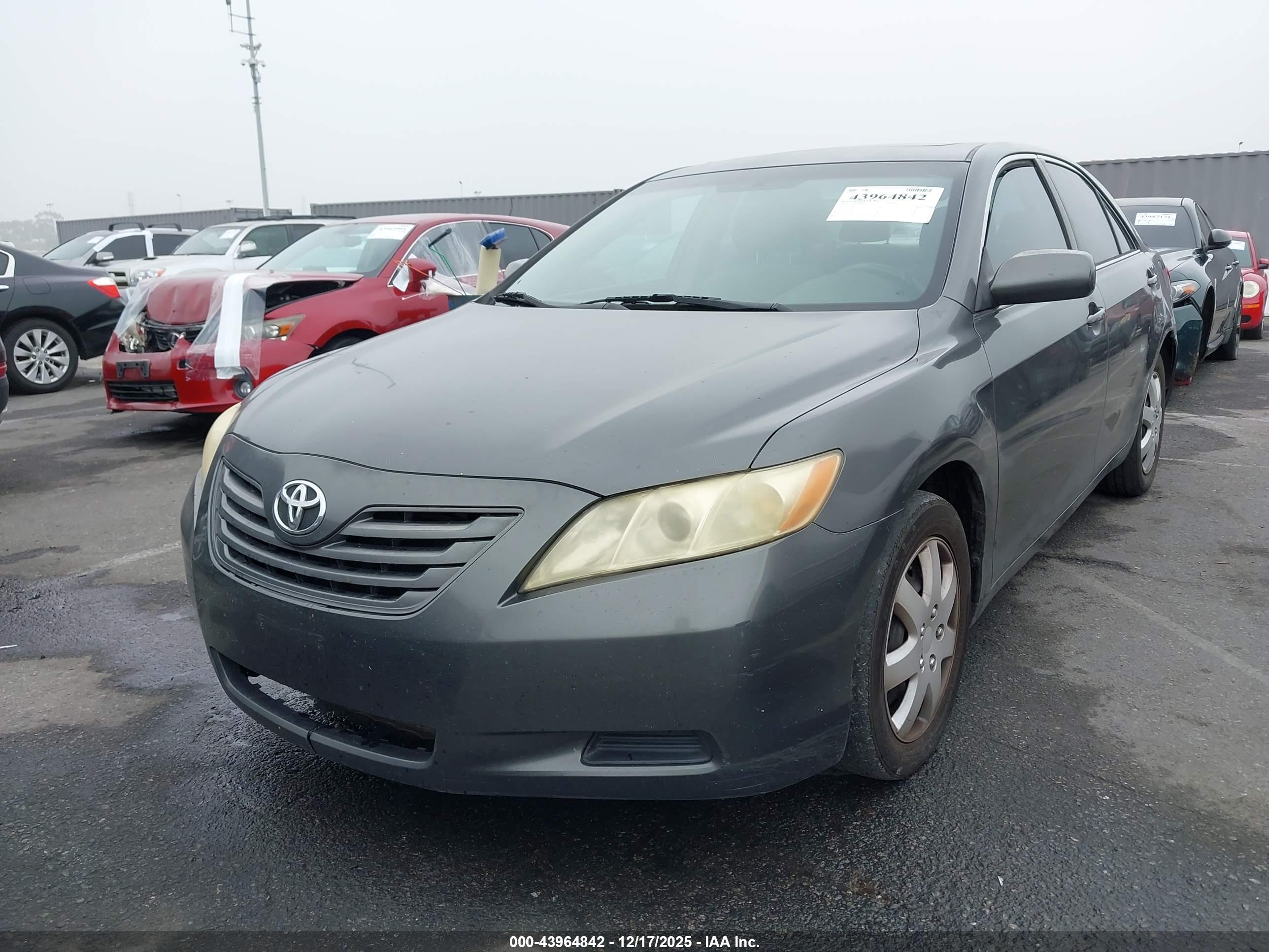 TOYOTA CAMRY image 2