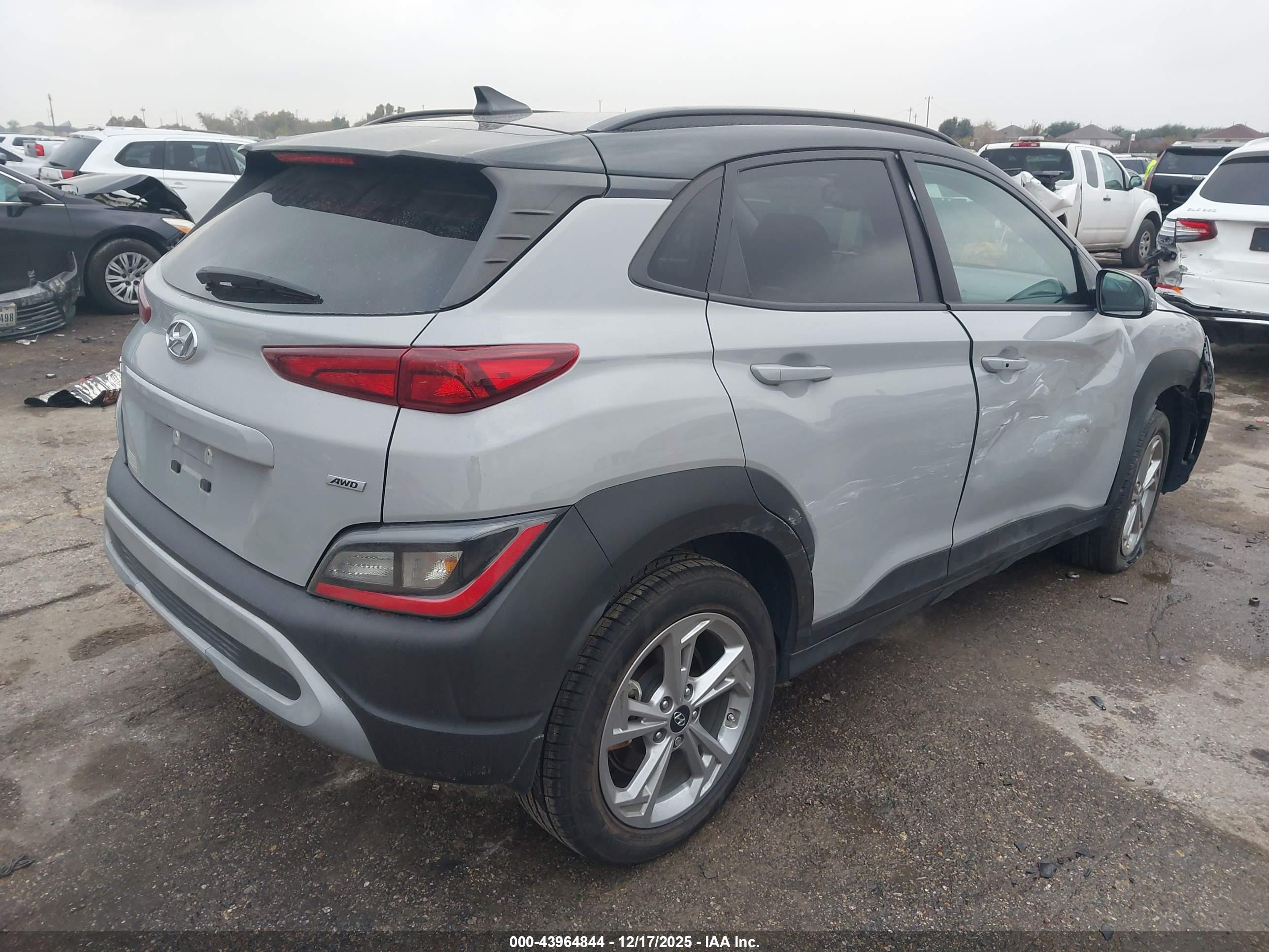 HYUNDAI KONA image 4