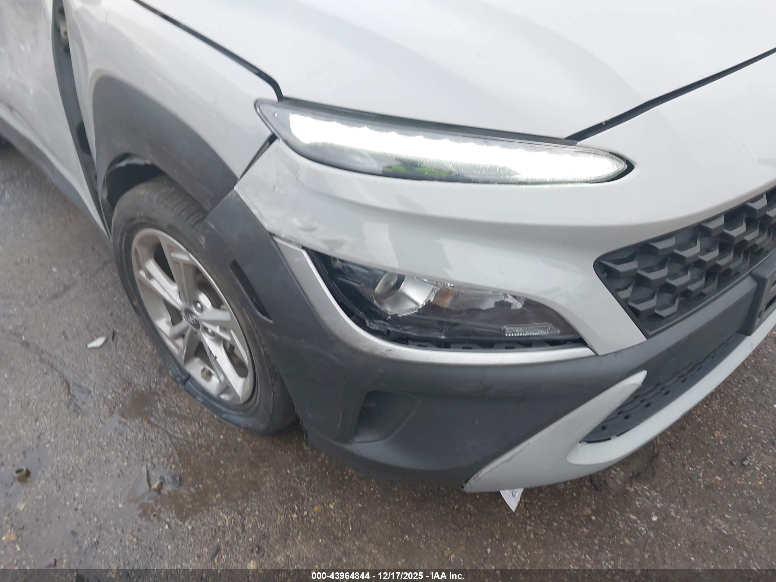 HYUNDAI KONA image 6