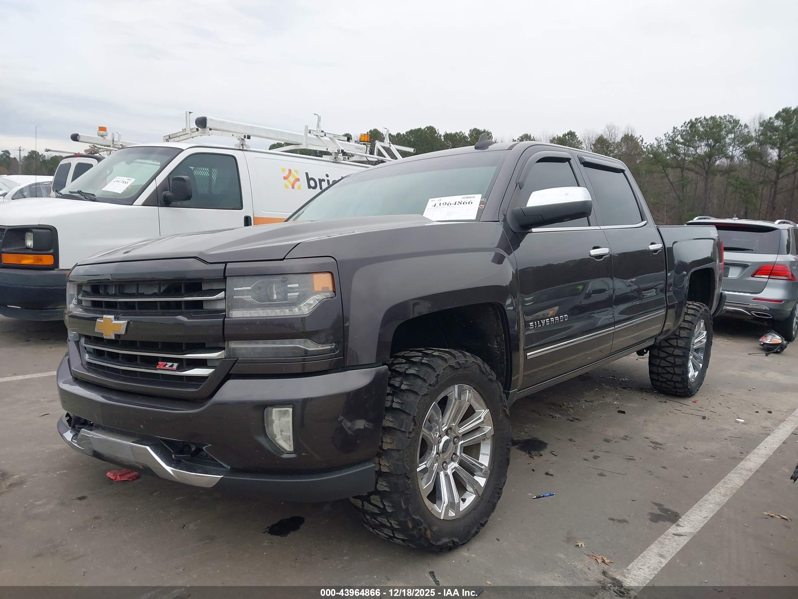 CHEVROLET SILVERADO image 2