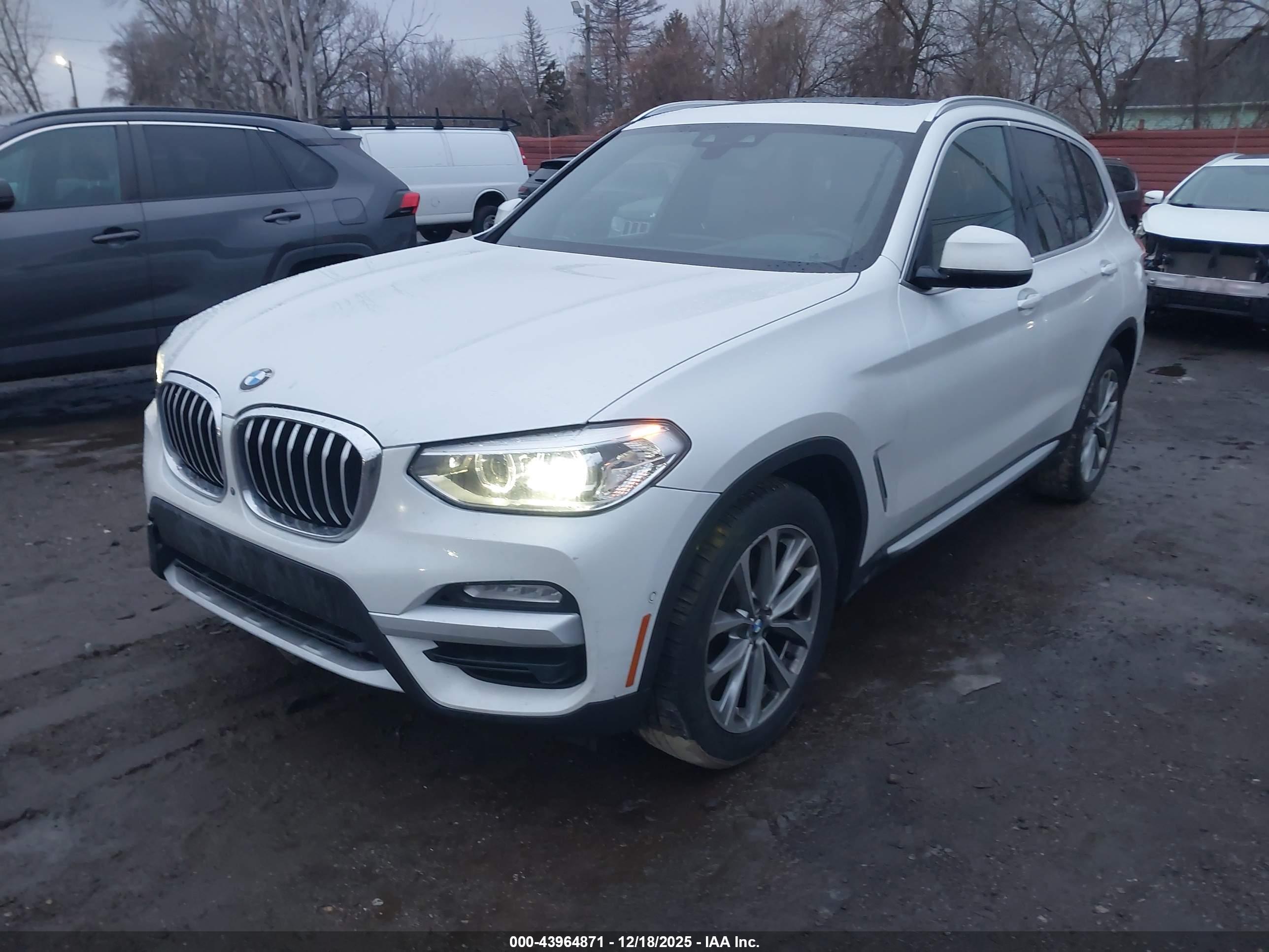 BMW X3 image 2