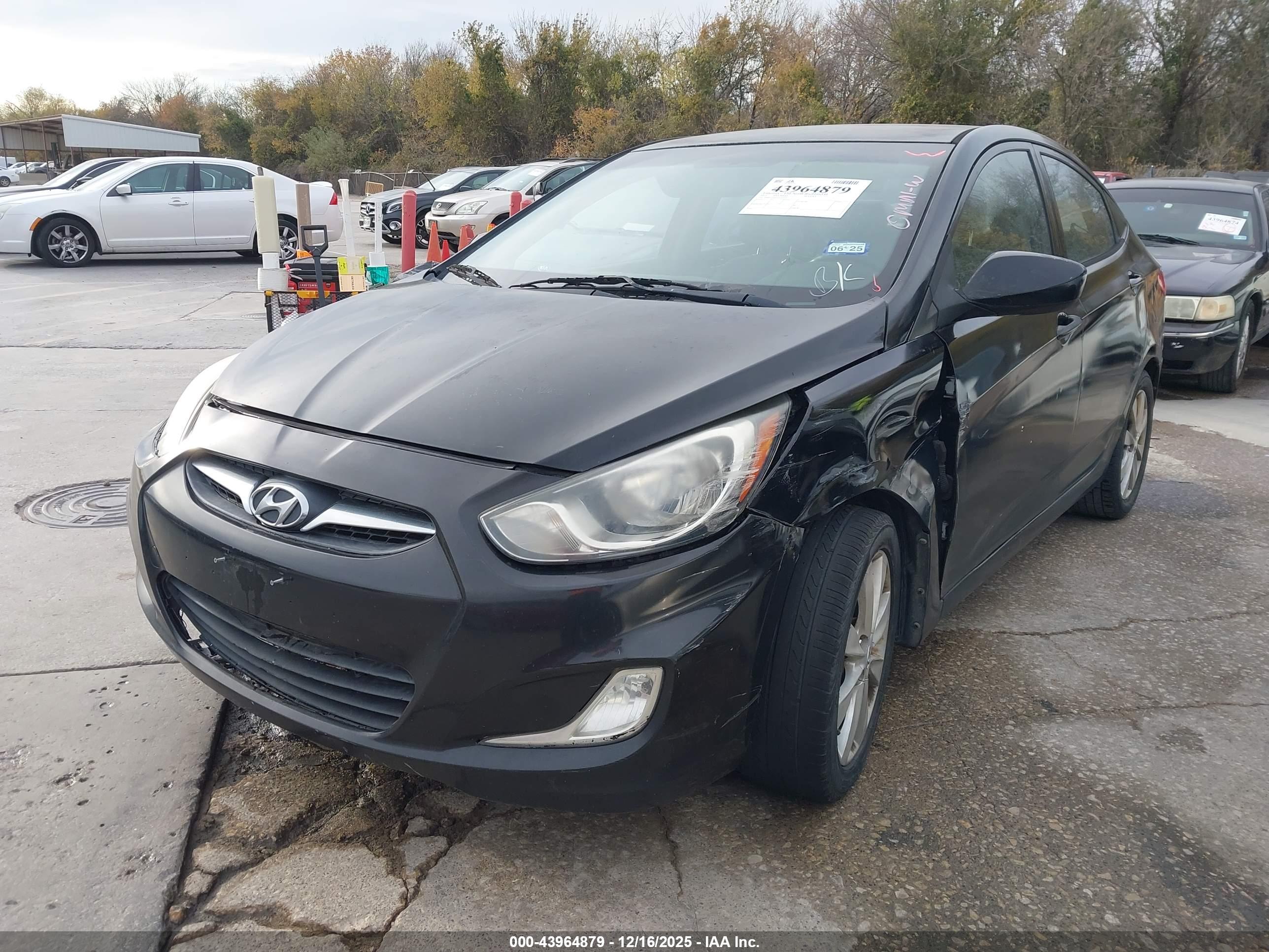 HYUNDAI ACCENT image 2