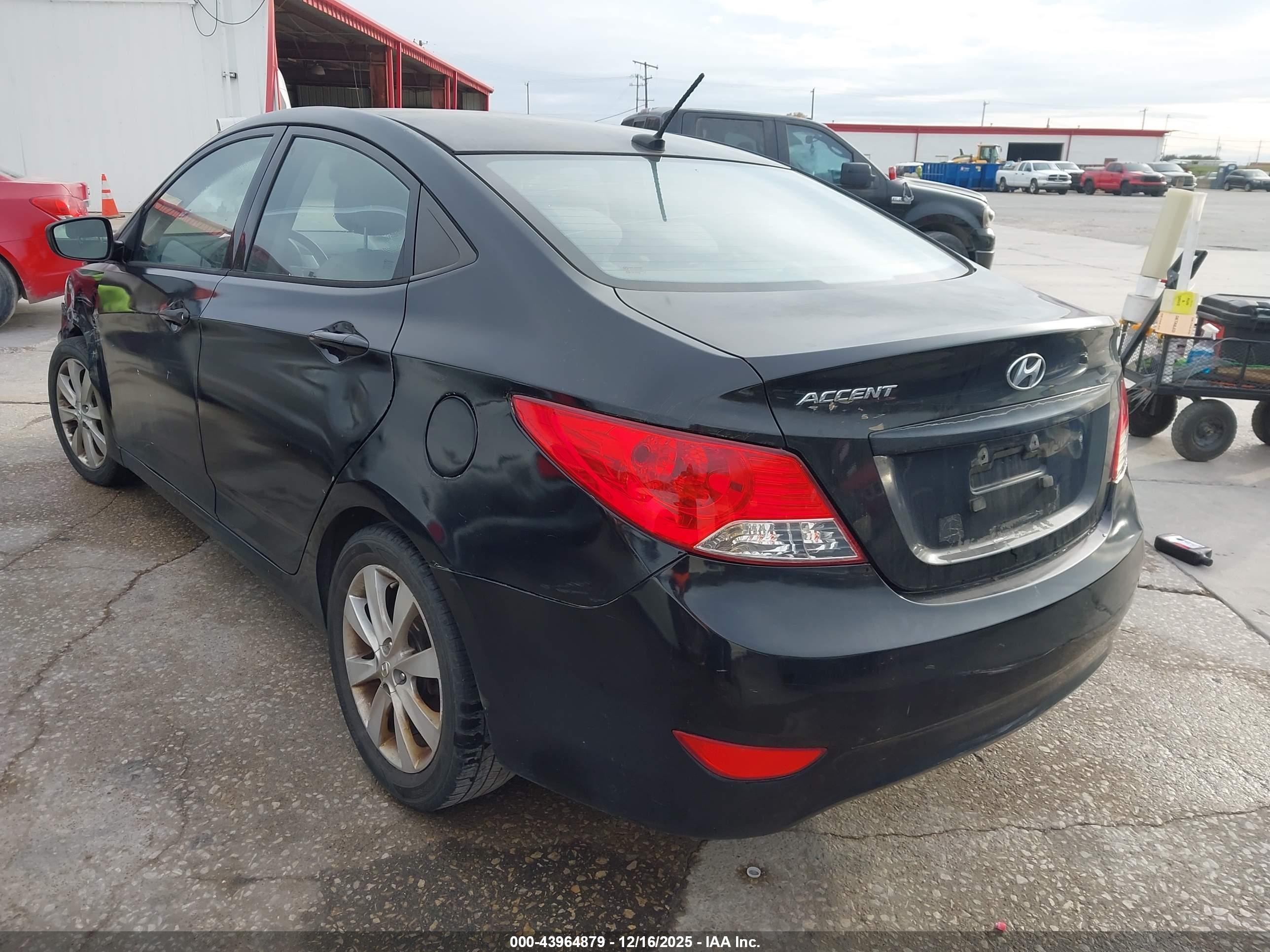 HYUNDAI ACCENT image 3