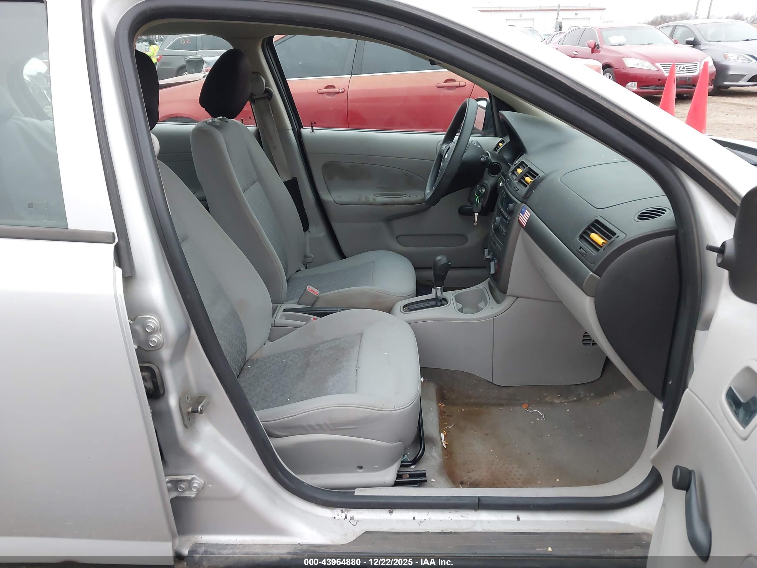 CHEVROLET COBALT image 5