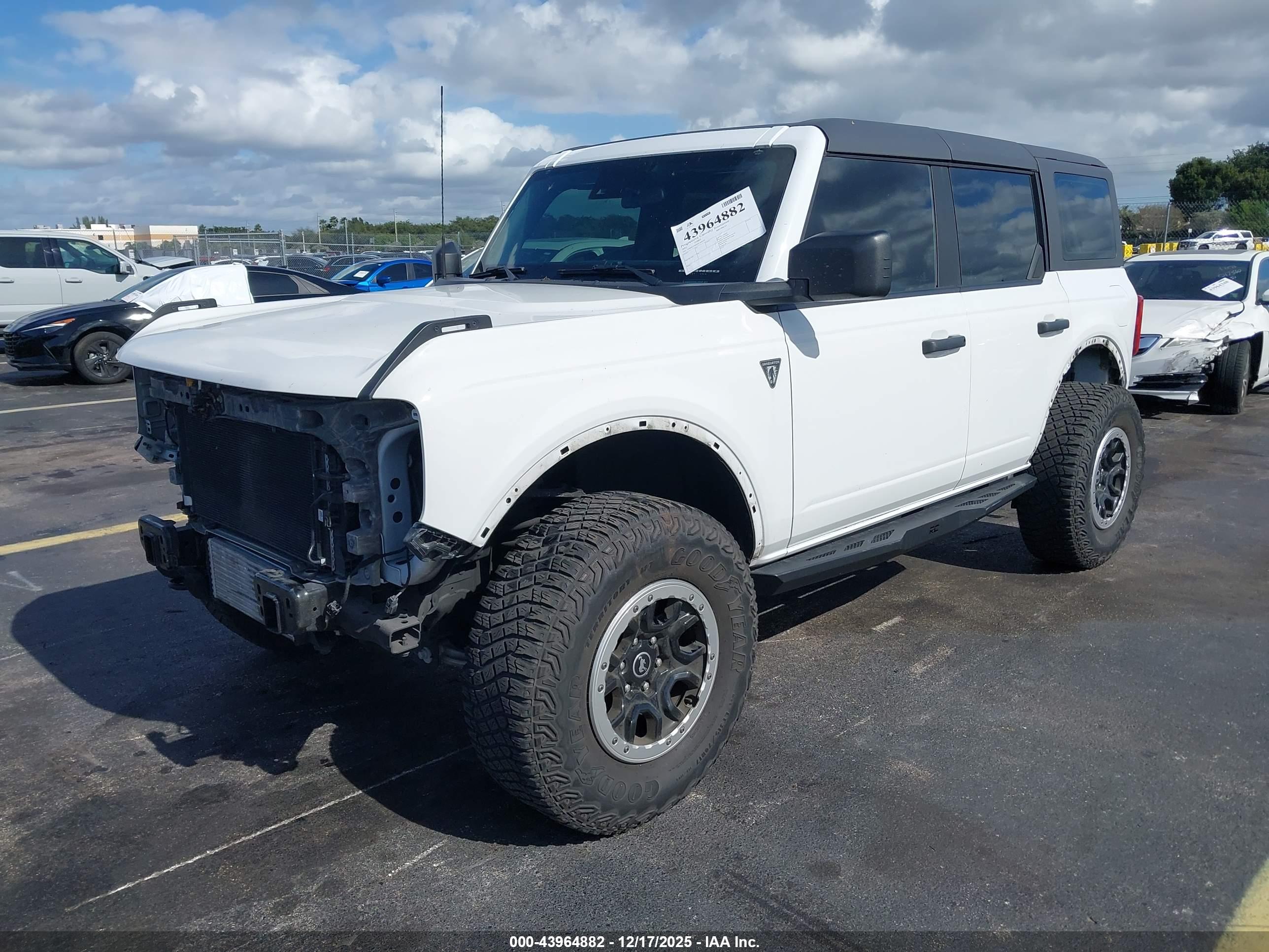 FORD BRONCO image 2