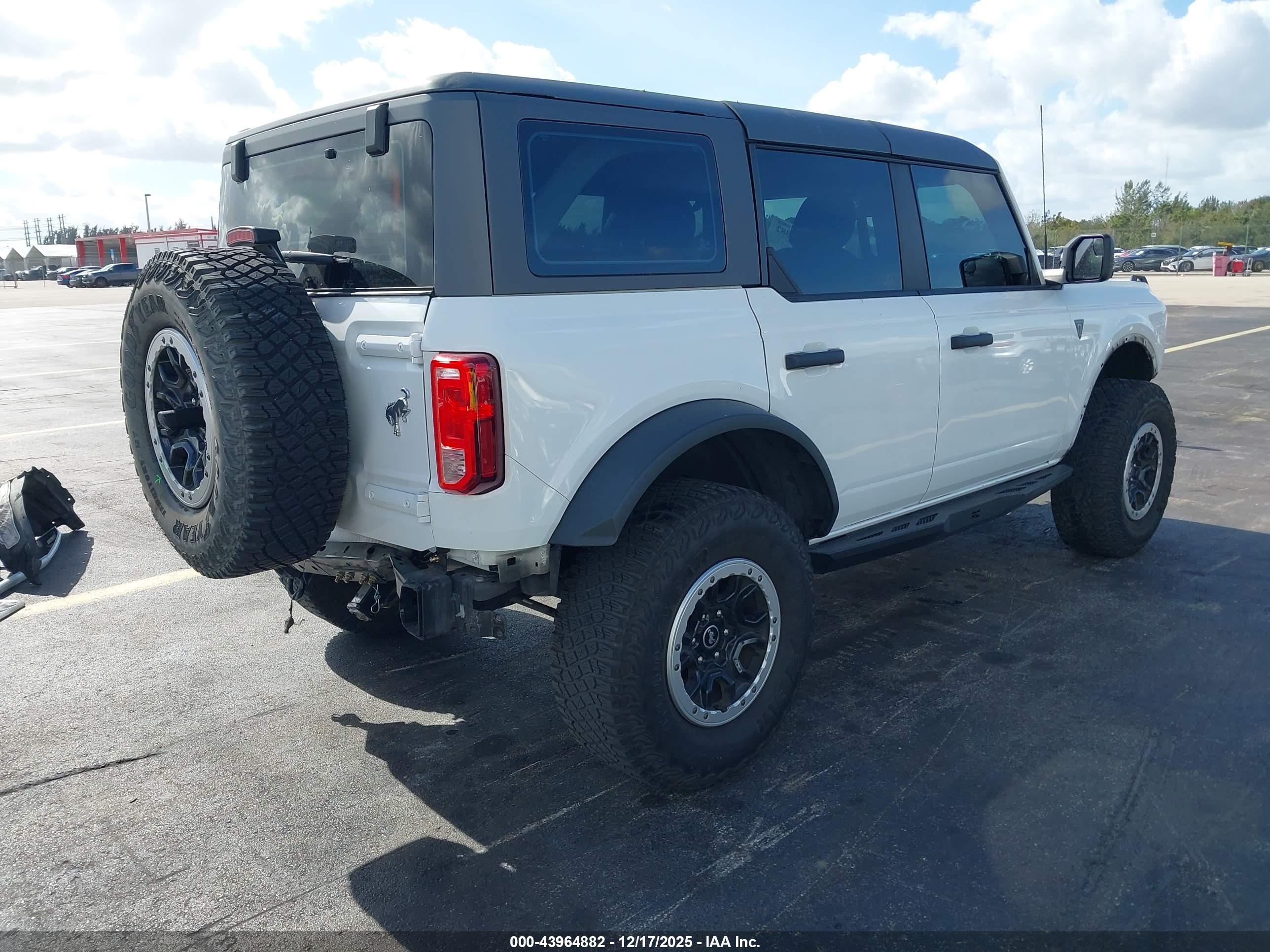 FORD BRONCO image 4