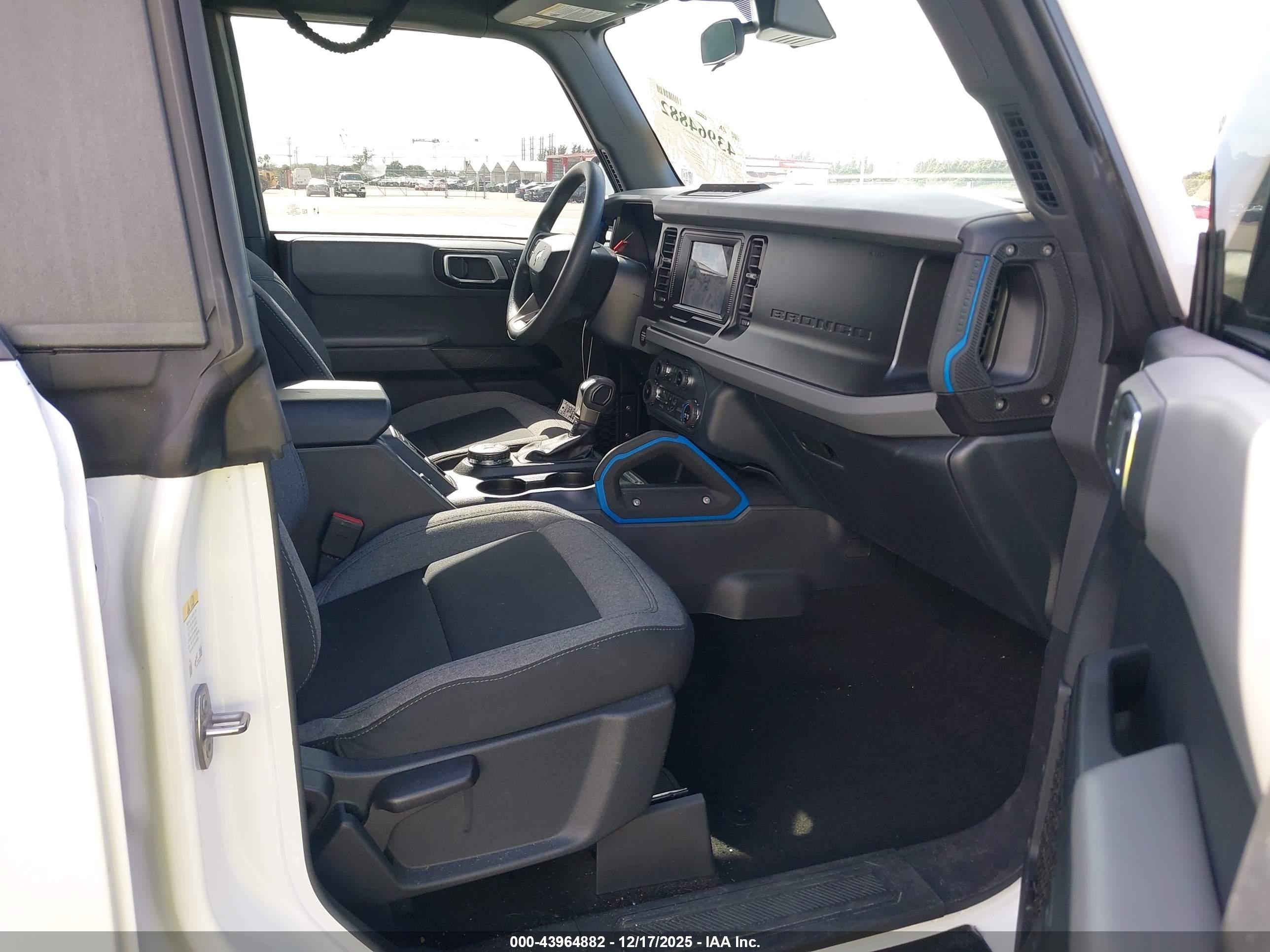 FORD BRONCO image 5