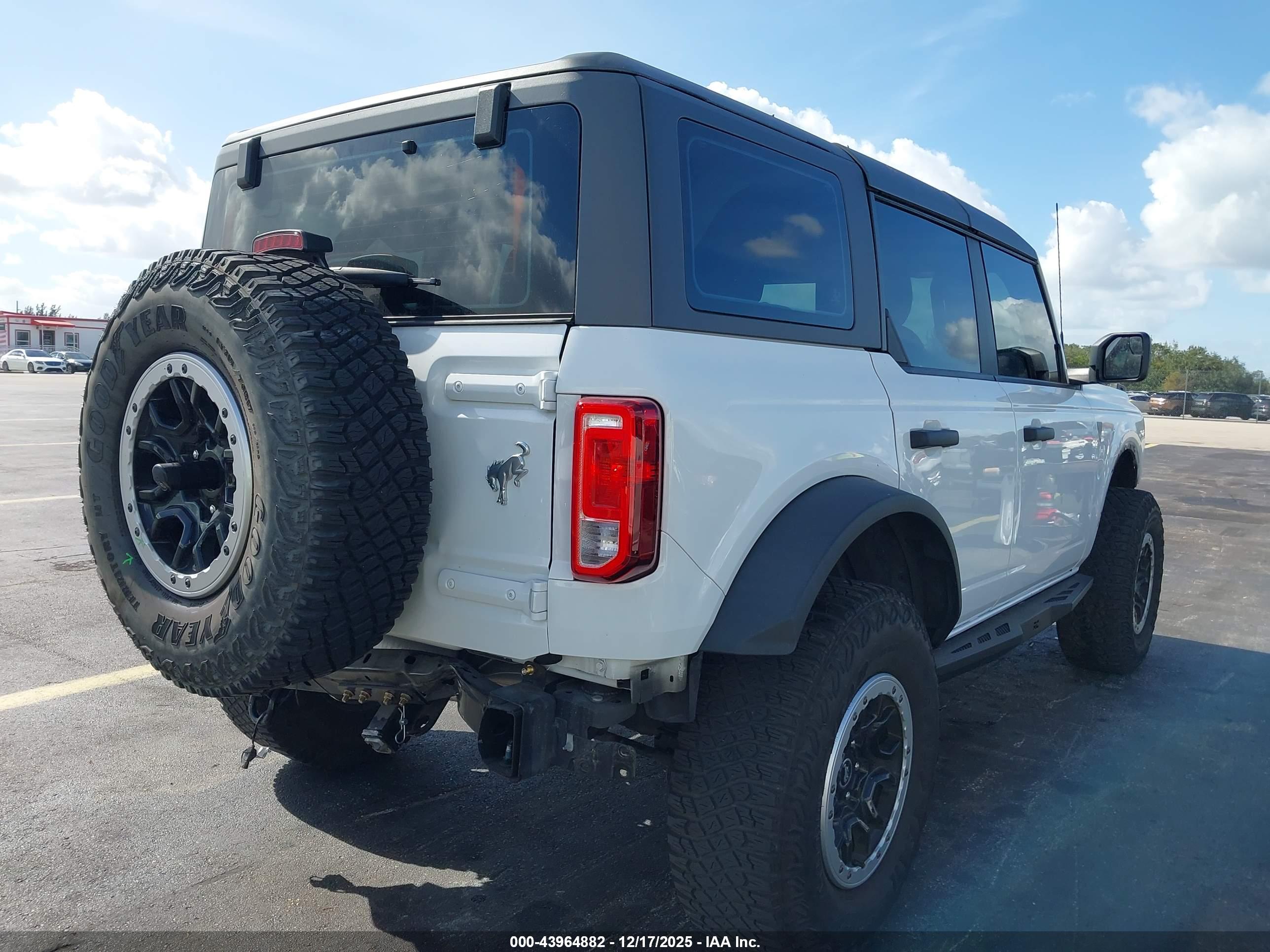 FORD BRONCO image 6